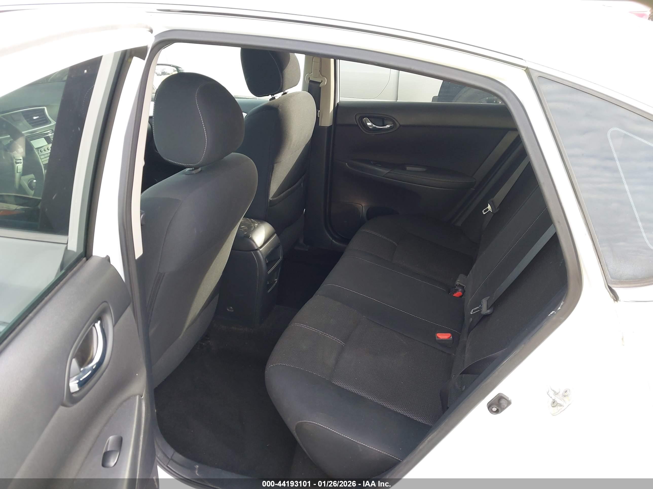 NISSAN SENTRA image 8