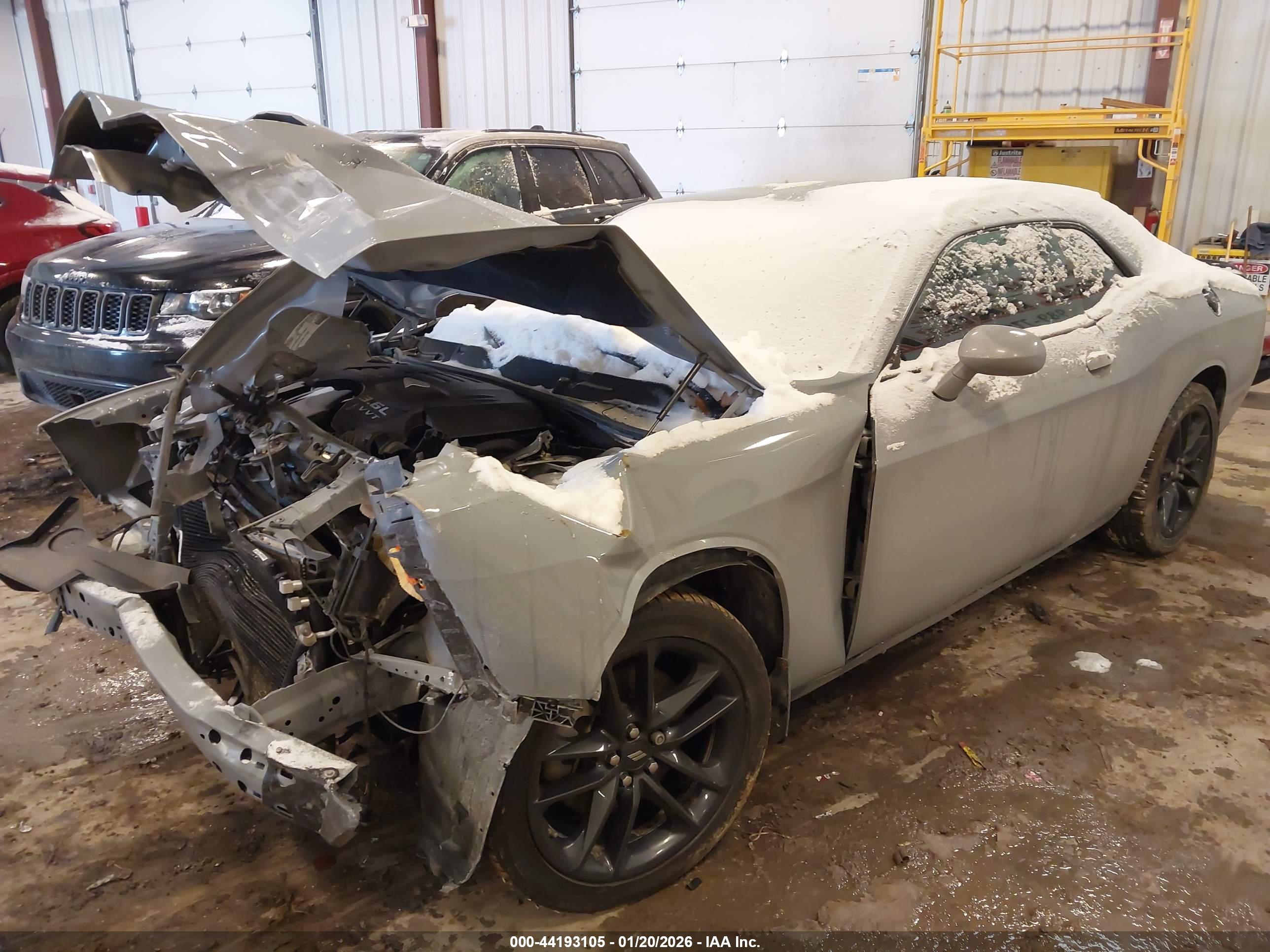 DODGE CHALLENGER image 2