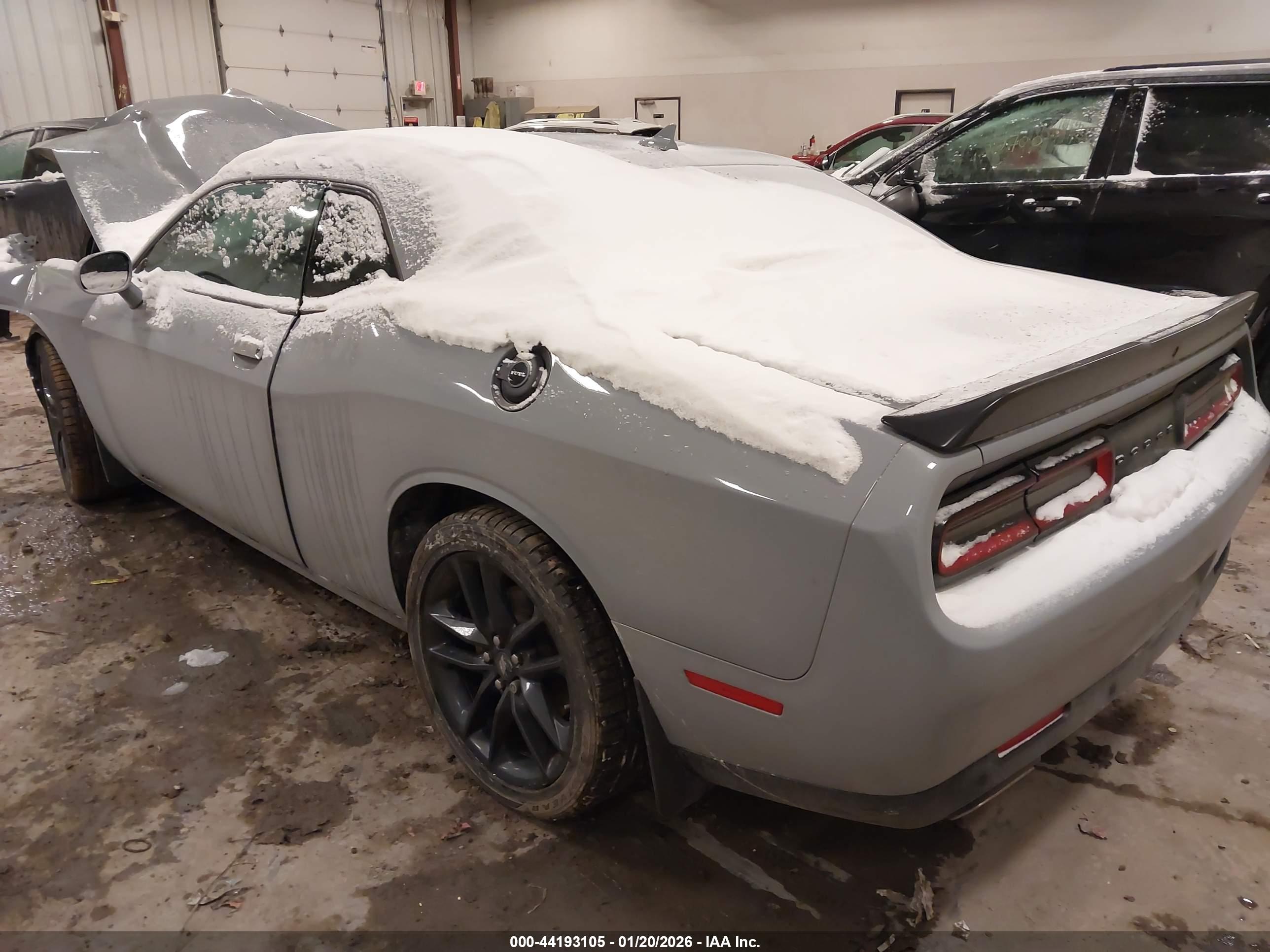 DODGE CHALLENGER image 3
