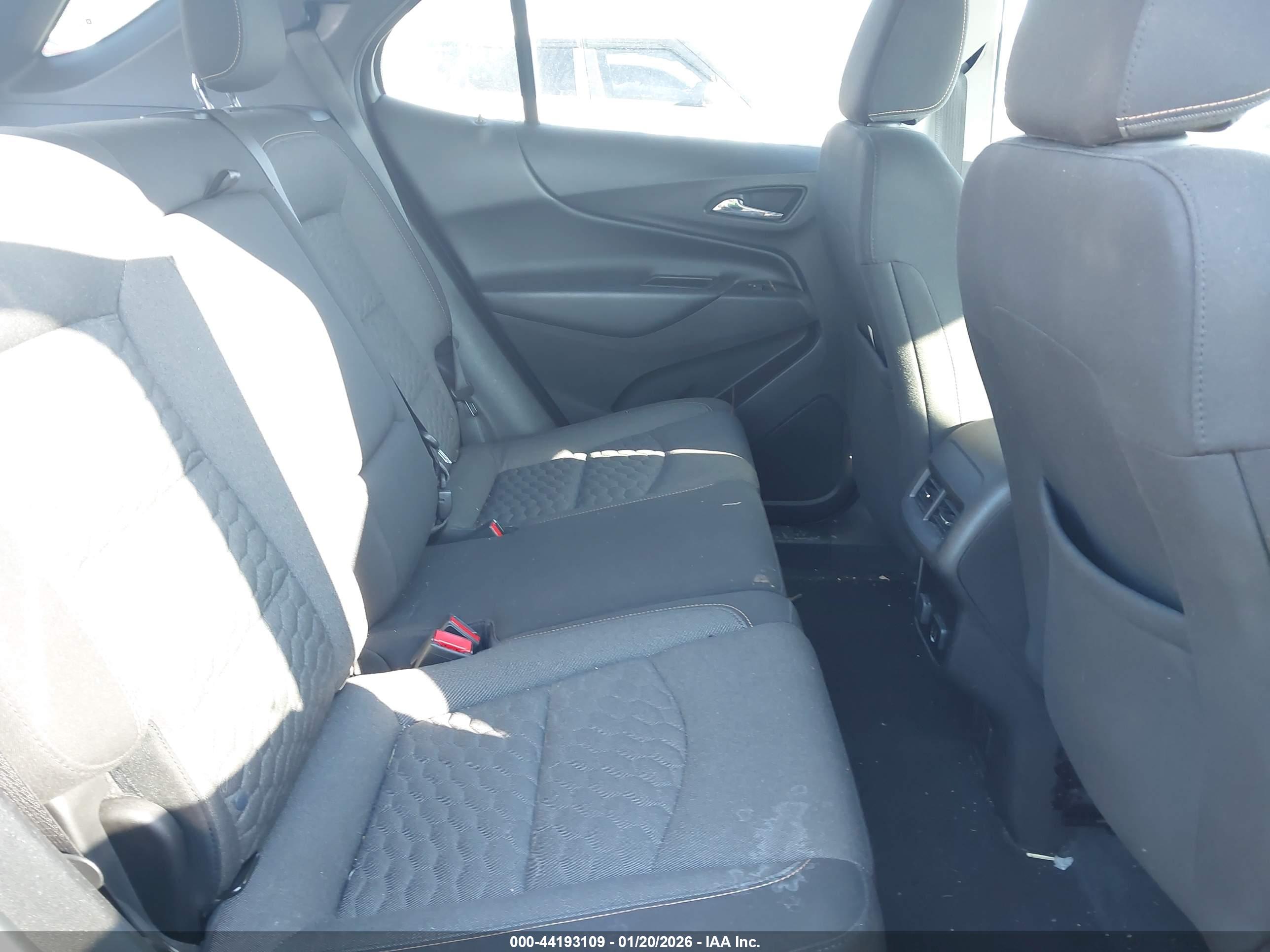 CHEVROLET EQUINOX image 8