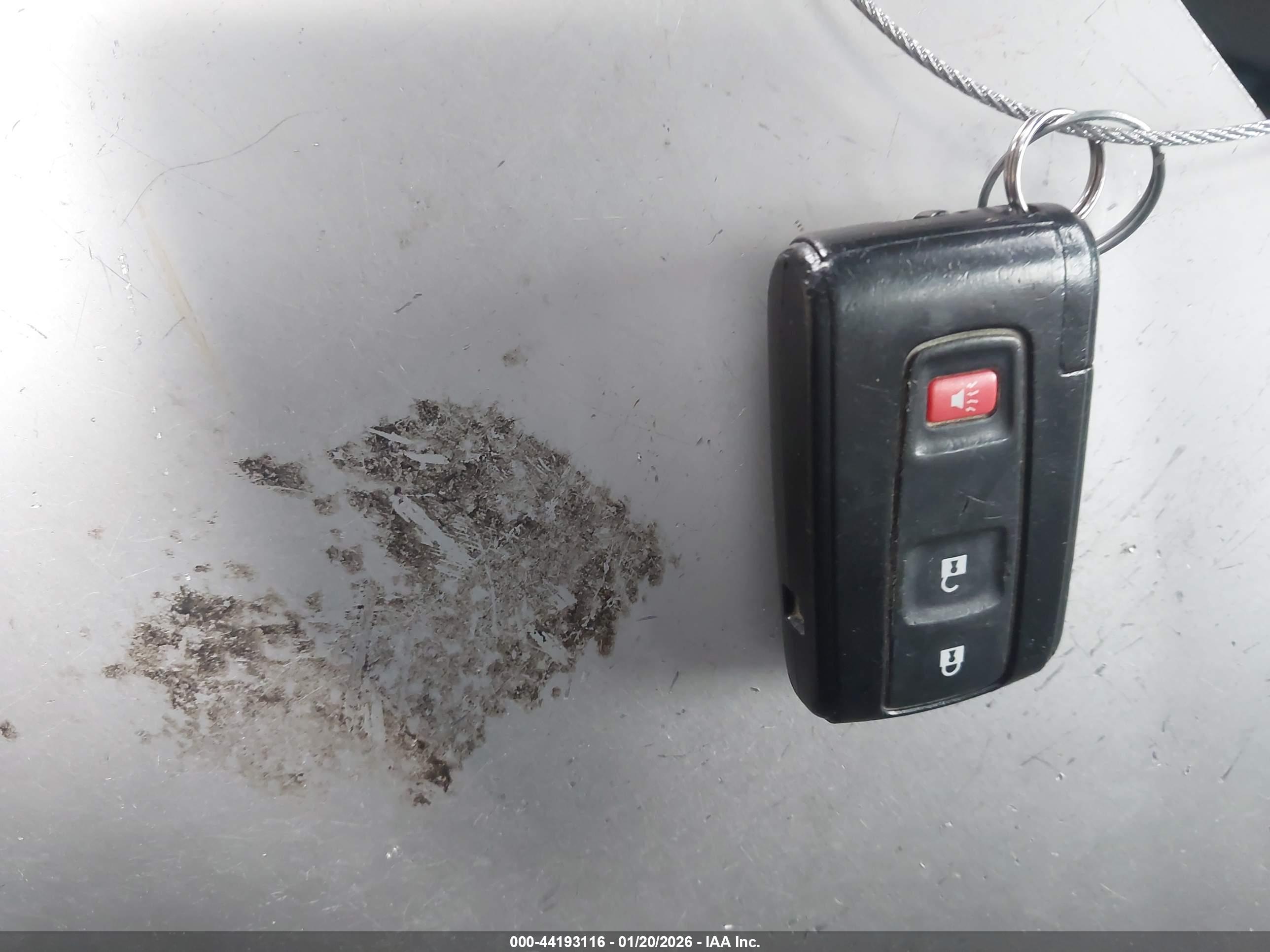 TOYOTA PRIUS image 11