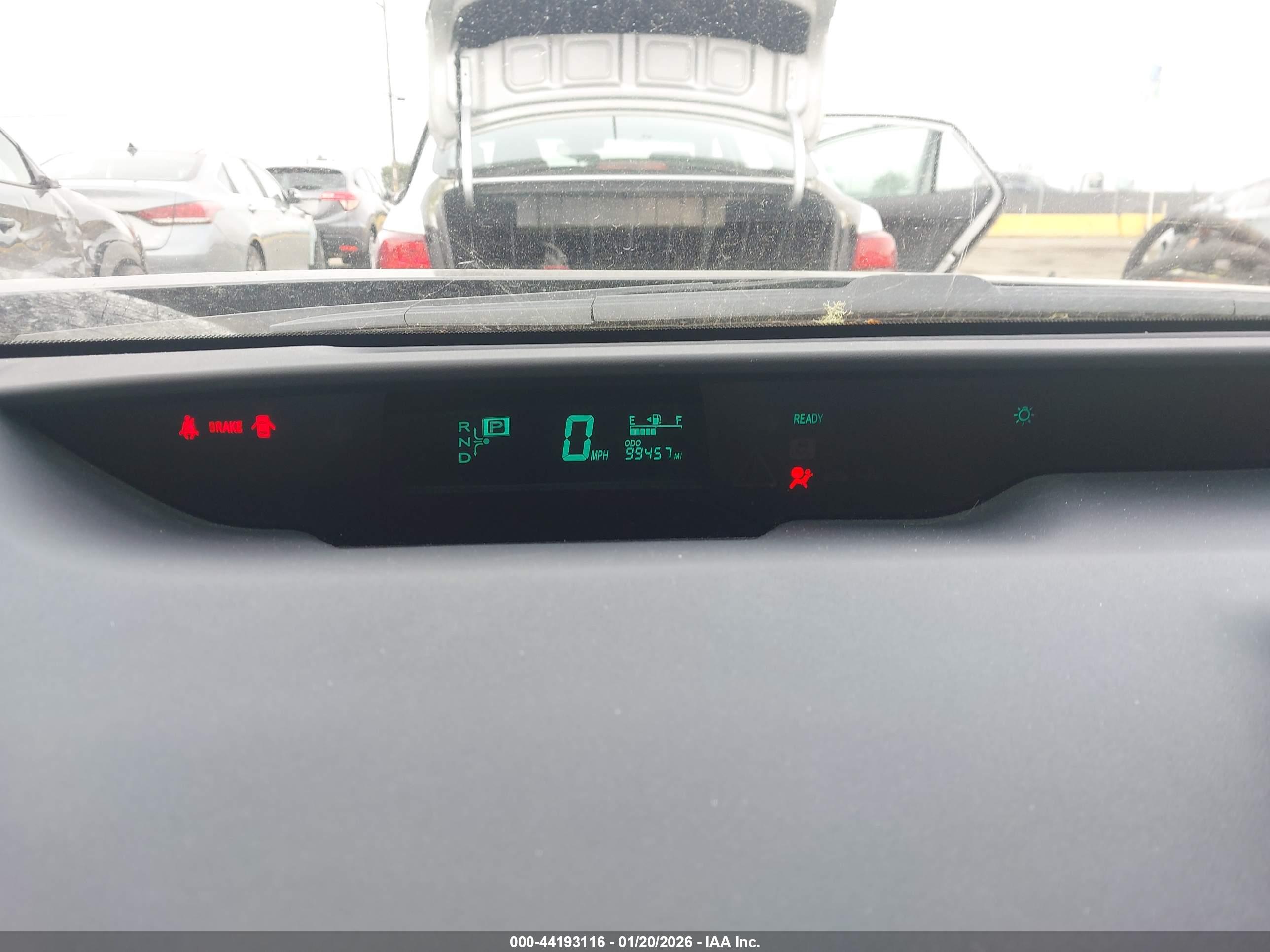 TOYOTA PRIUS image 7