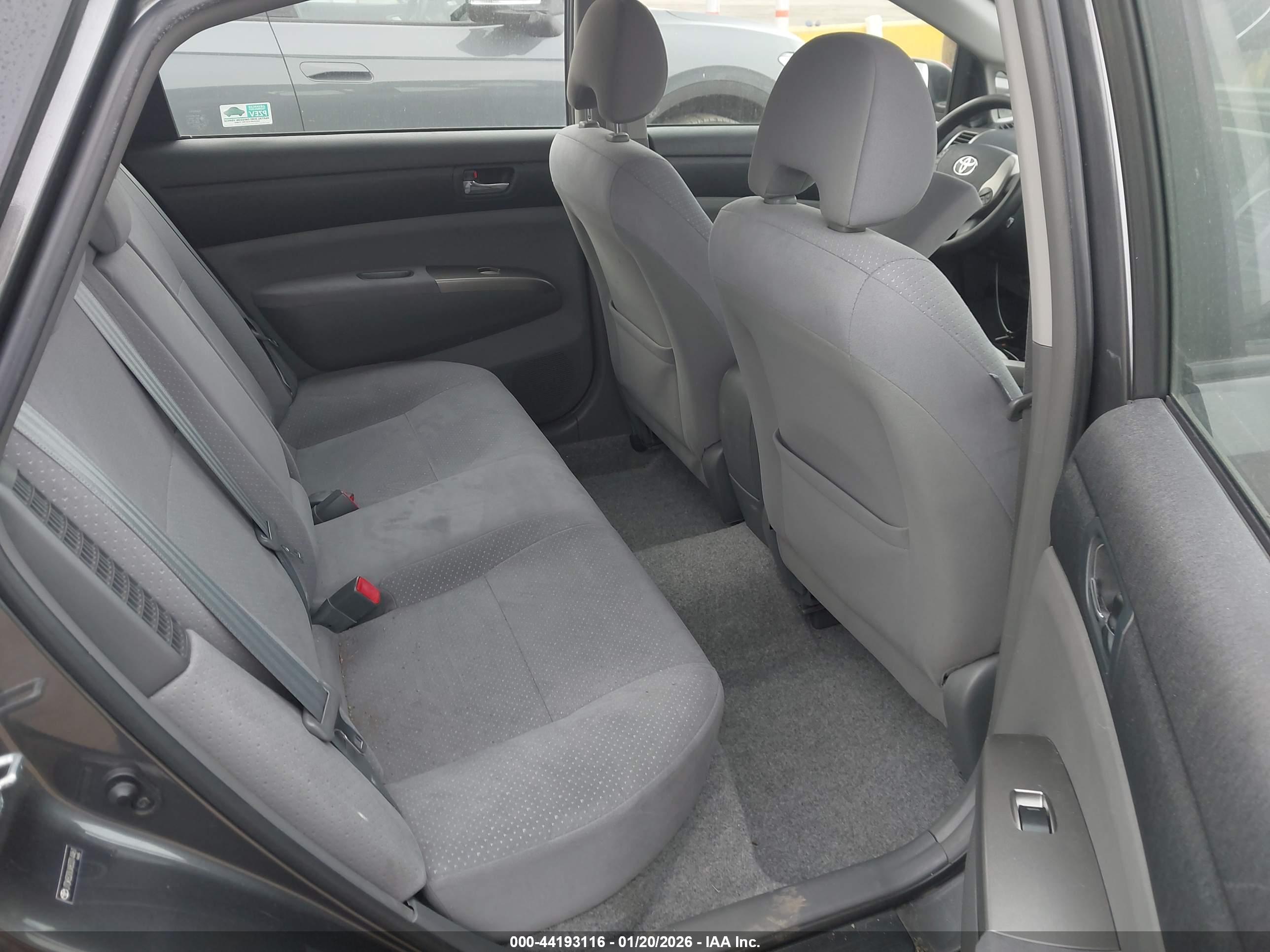 TOYOTA PRIUS image 8
