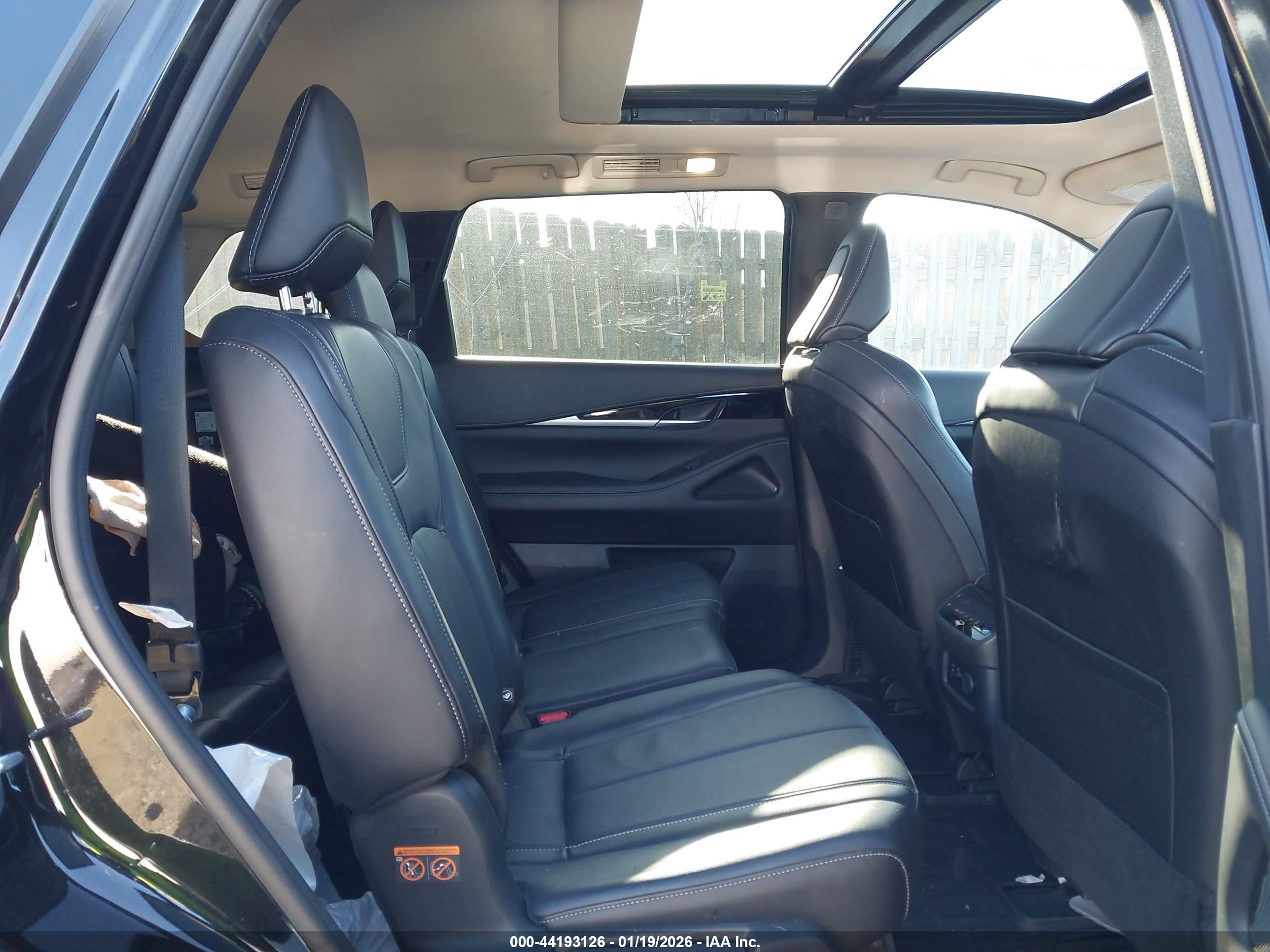 INFINITI QX60 image 8