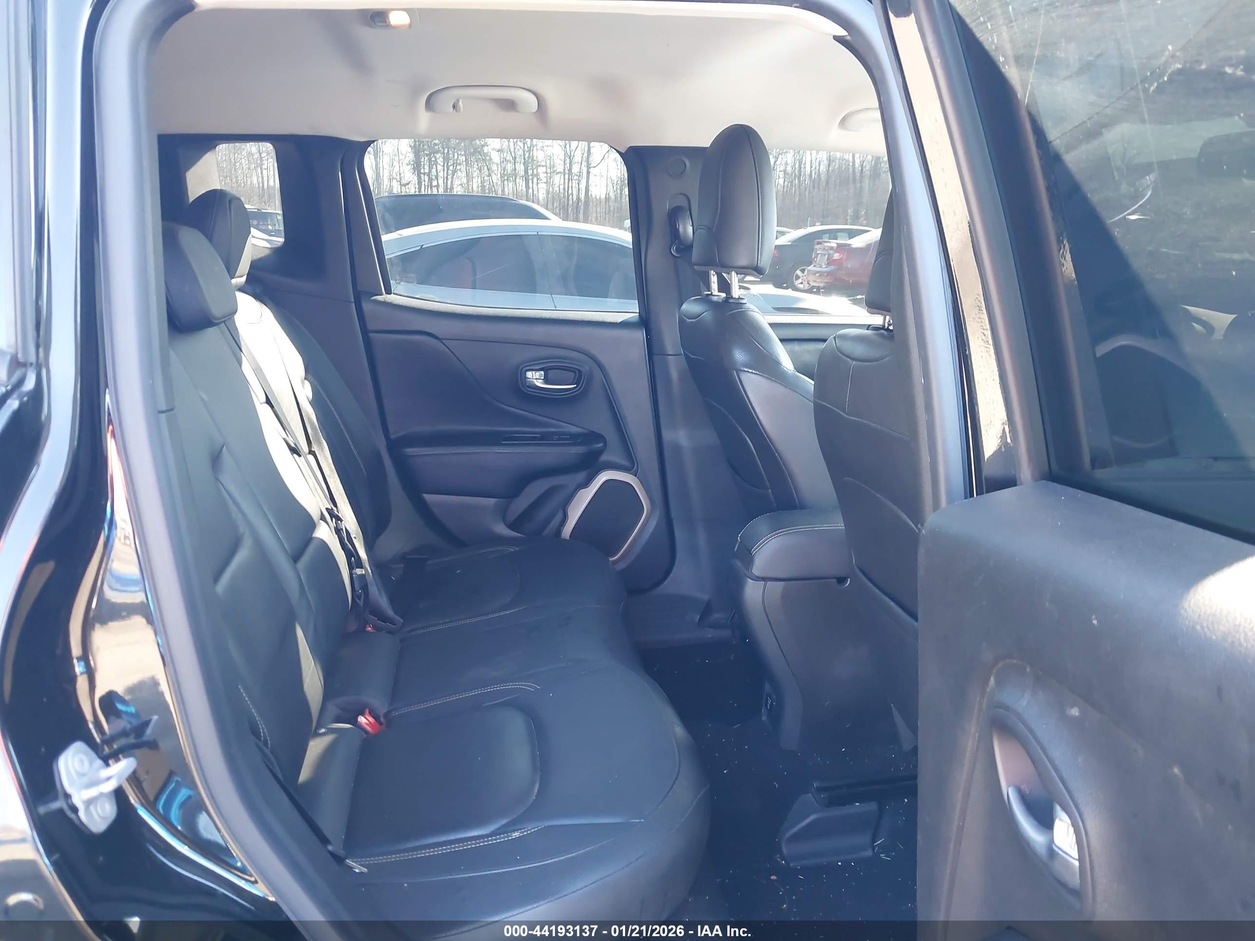 JEEP RENEGADE image 8