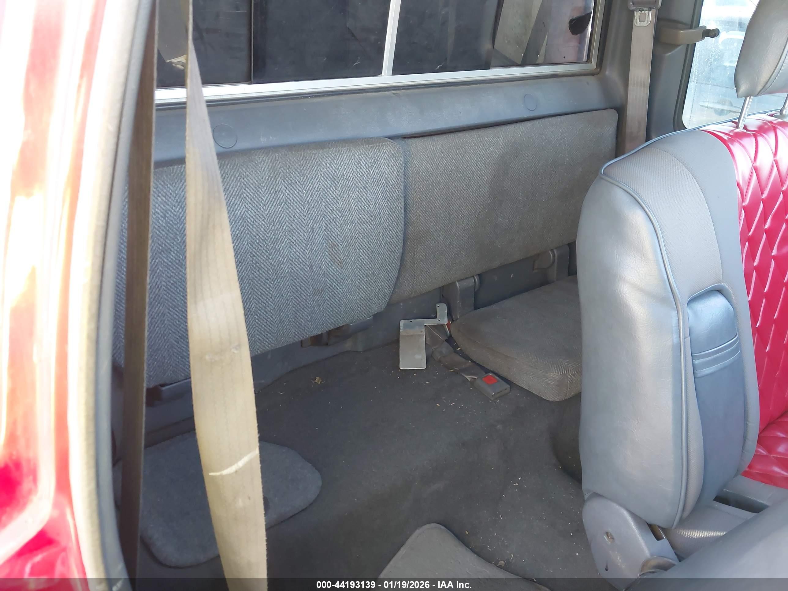 TOYOTA PICKUP image 8