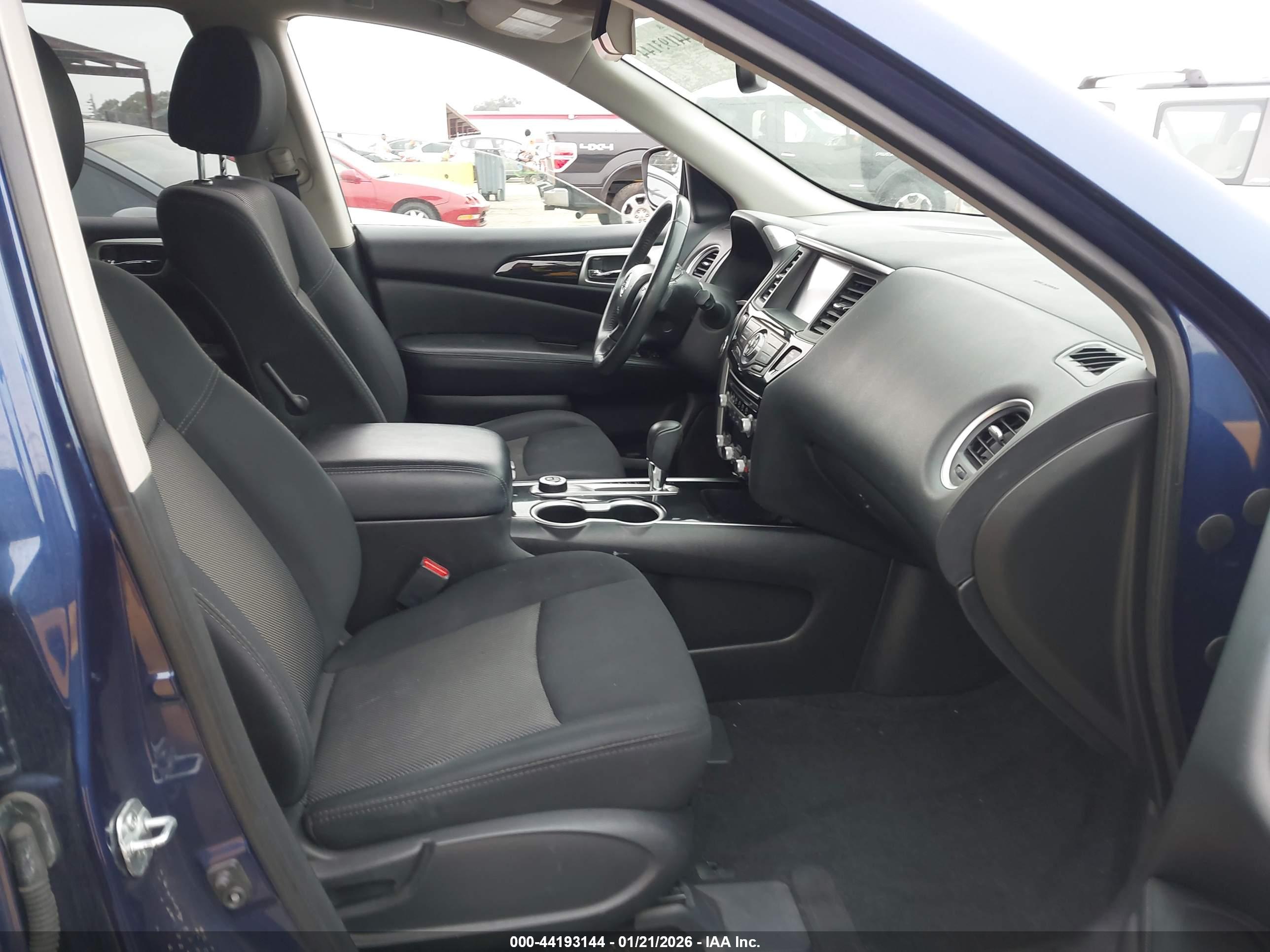 NISSAN PATHFINDER image 5