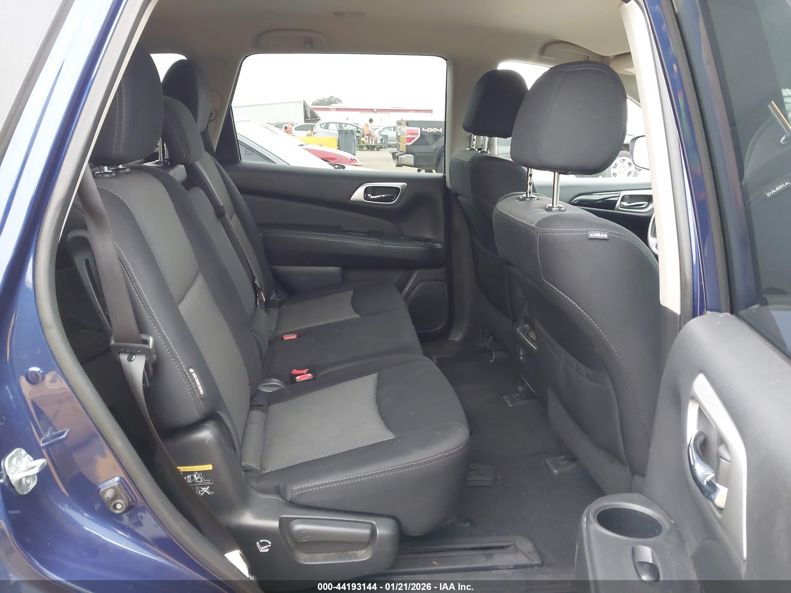 NISSAN PATHFINDER image 8