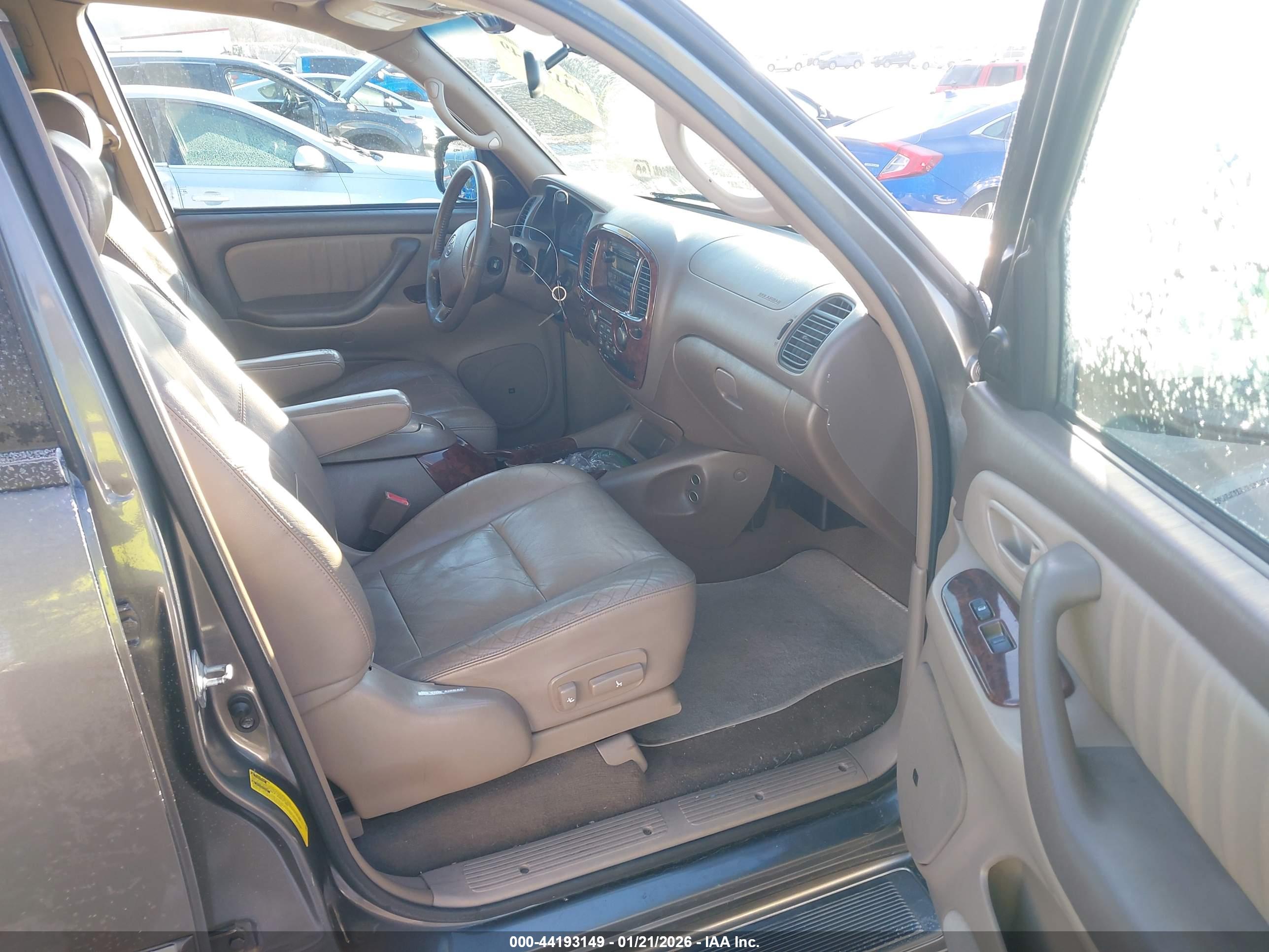 TOYOTA SEQUOIA image 5