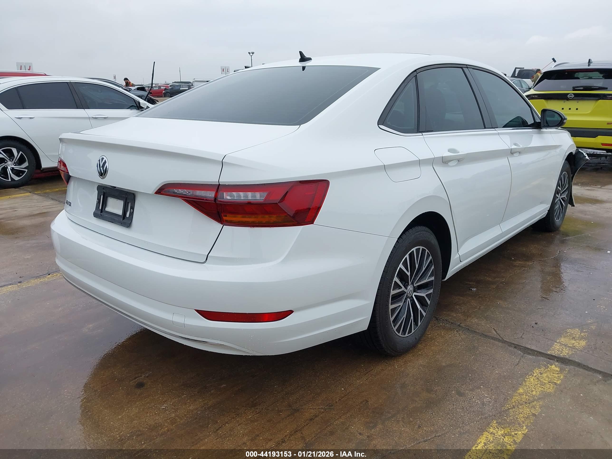 VOLKSWAGEN JETTA image 4
