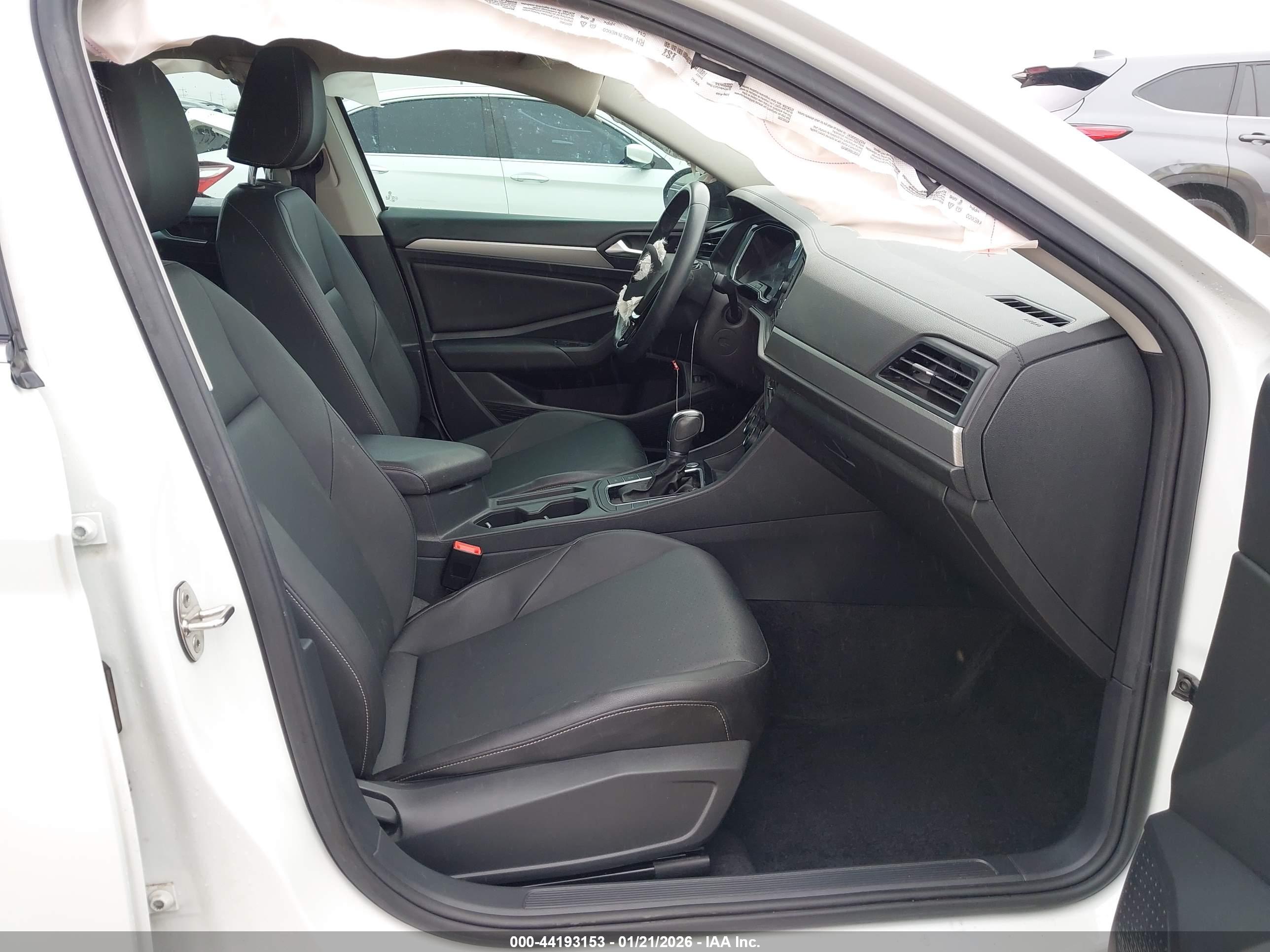 VOLKSWAGEN JETTA image 5