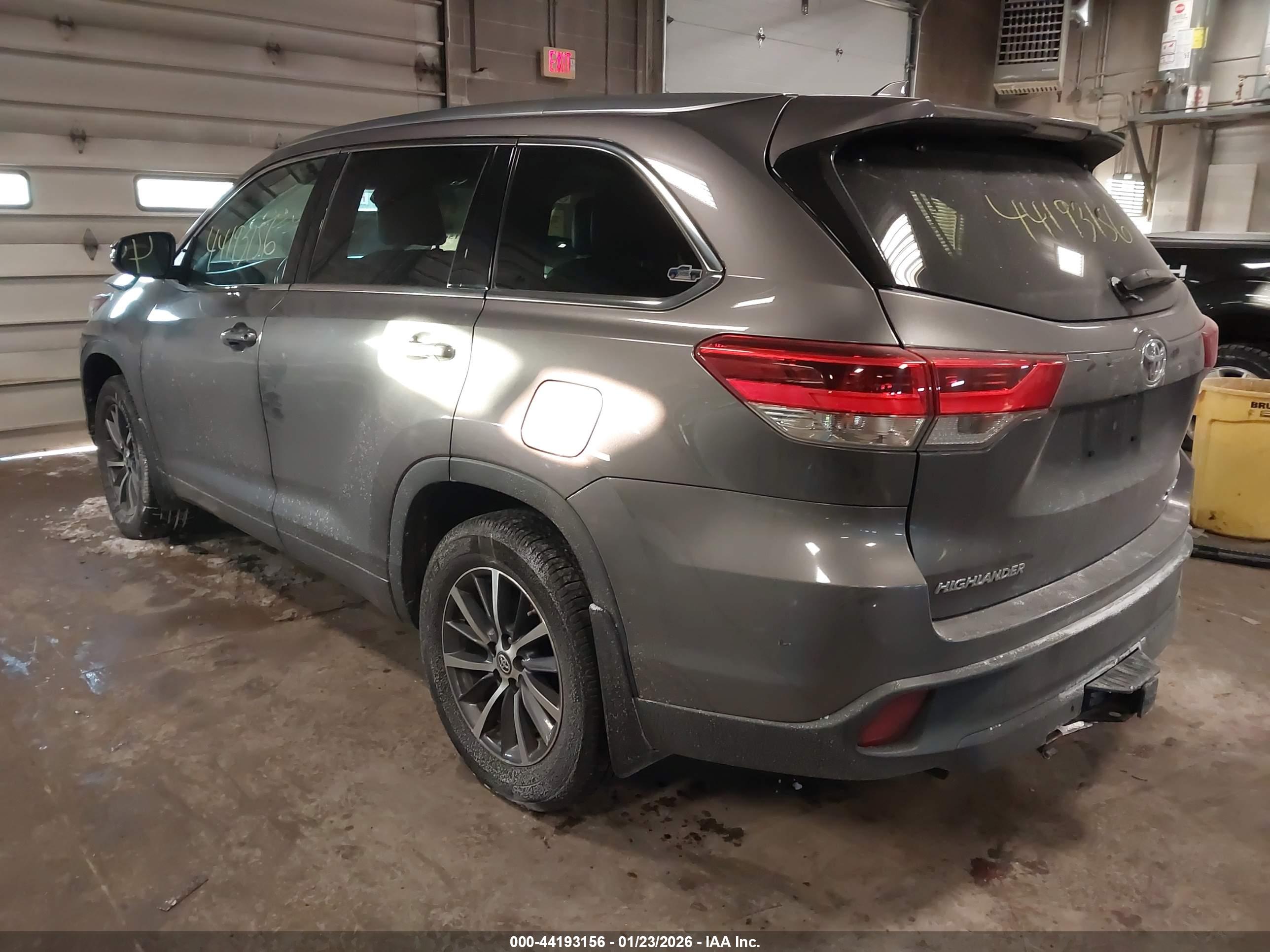 TOYOTA HIGHLANDER image 3
