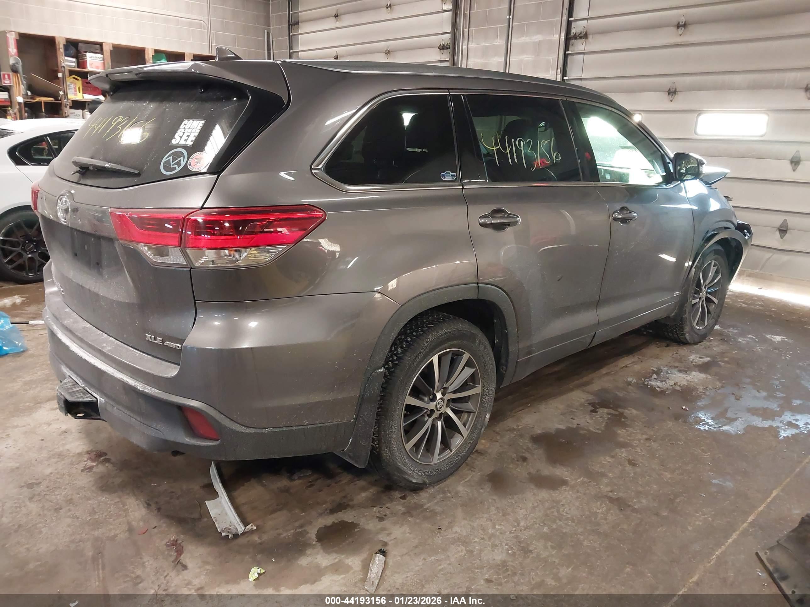 TOYOTA HIGHLANDER image 4