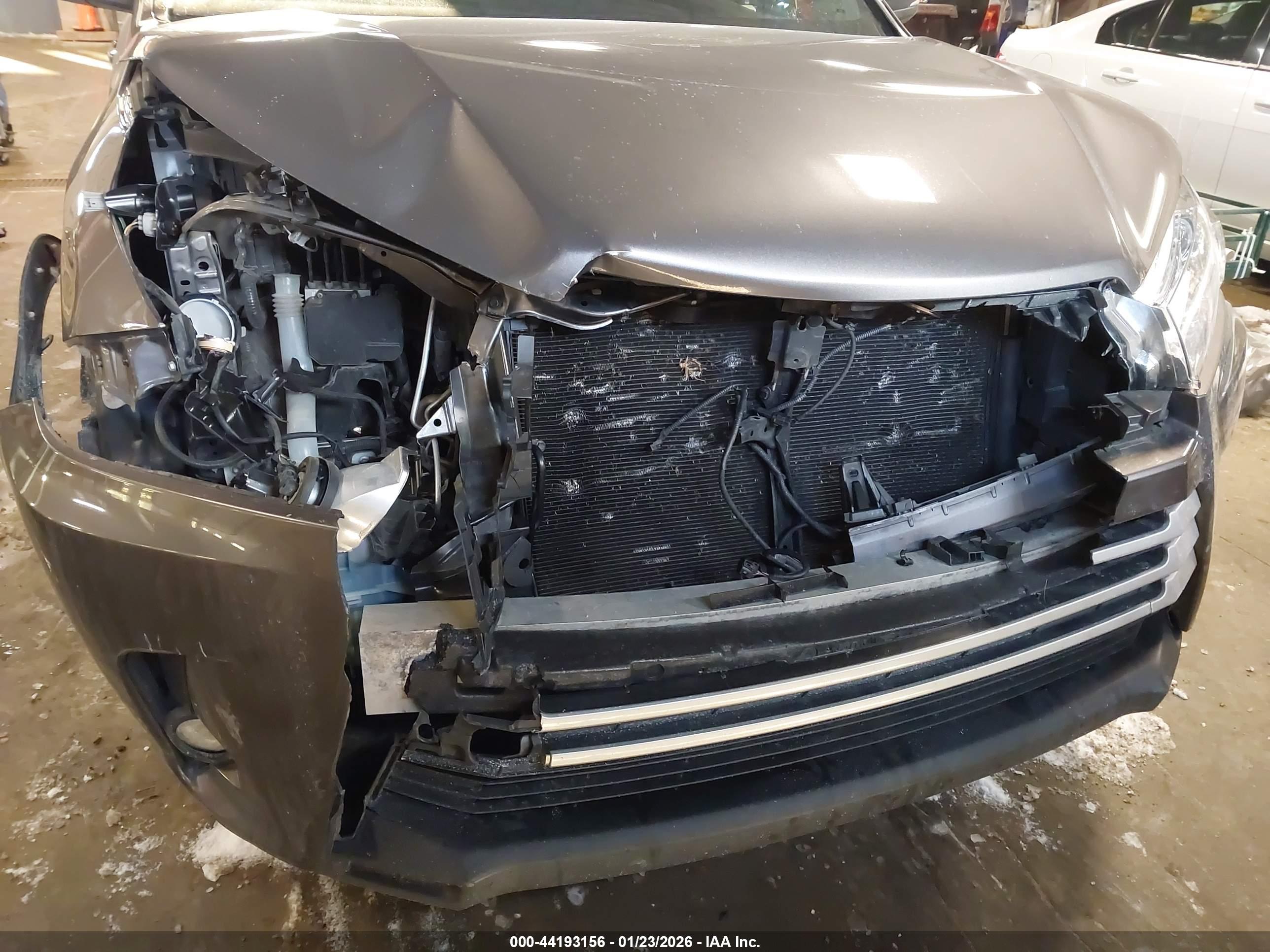 TOYOTA HIGHLANDER image 6