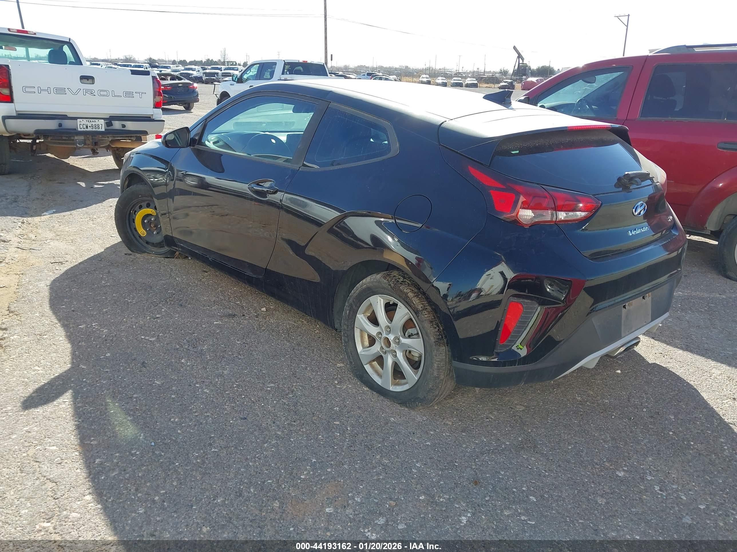 HYUNDAI VELOSTER image 3