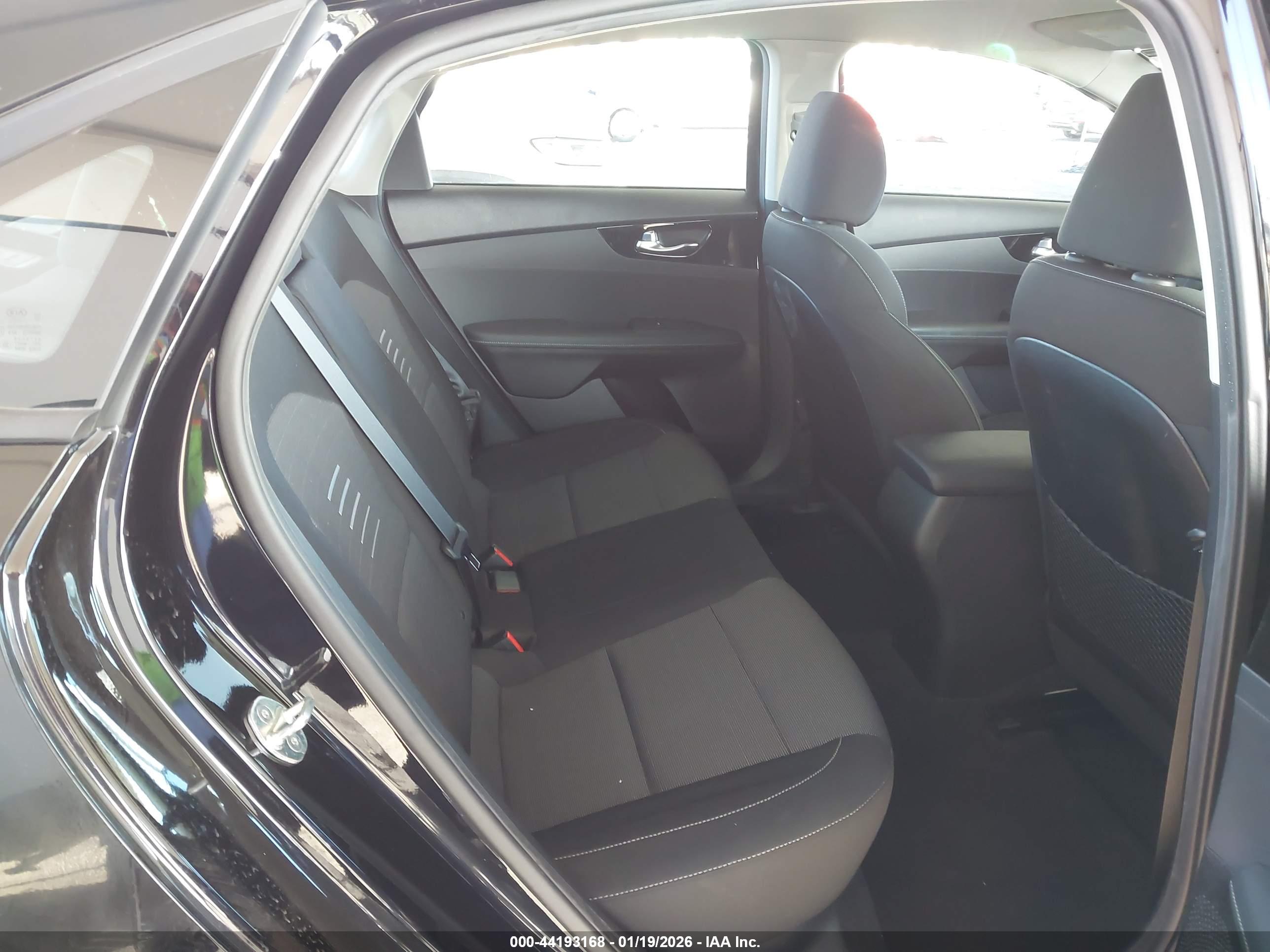 KIA FORTE image 8
