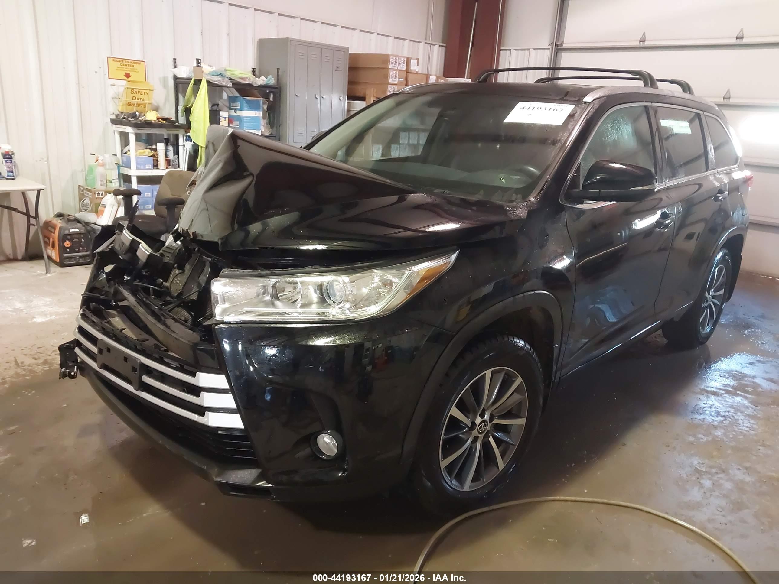 TOYOTA HIGHLANDER image 2