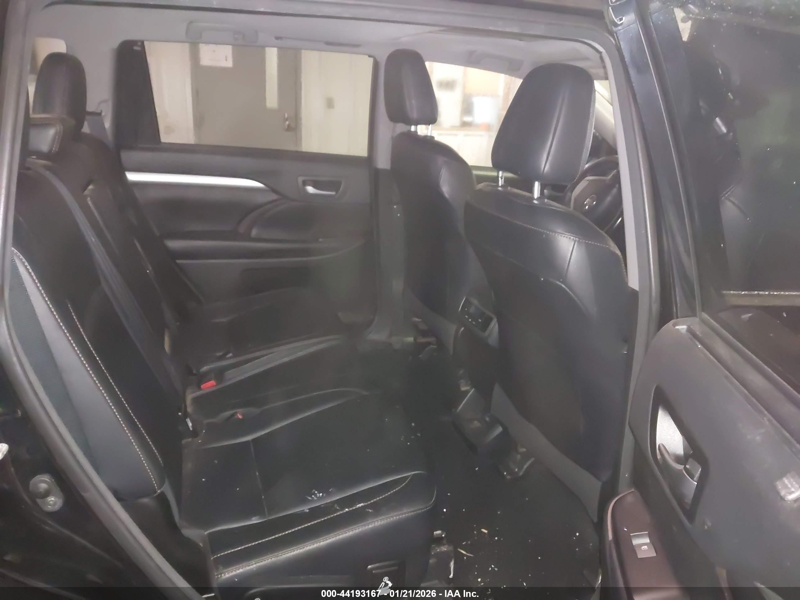 TOYOTA HIGHLANDER image 8