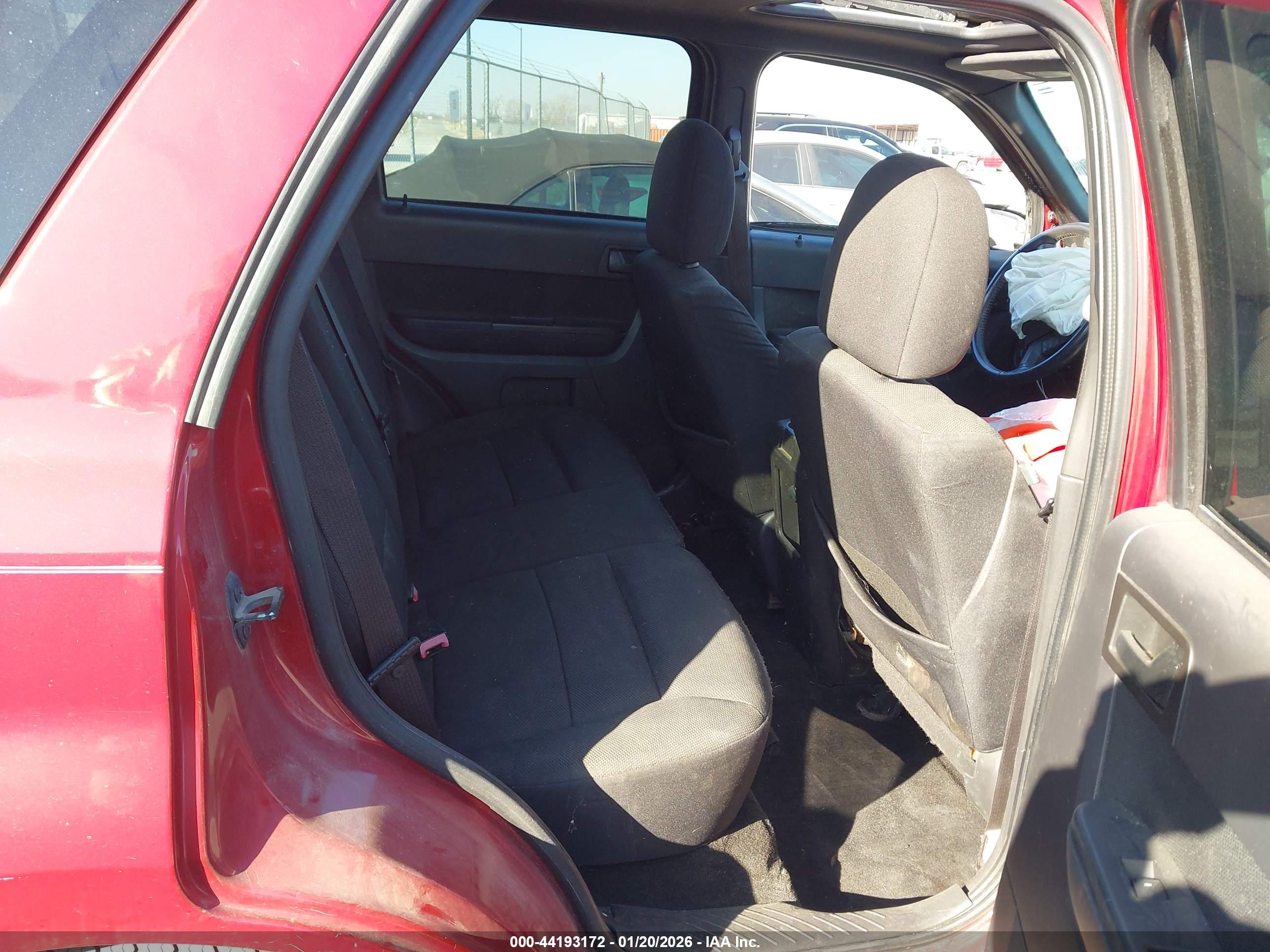 FORD ESCAPE image 8