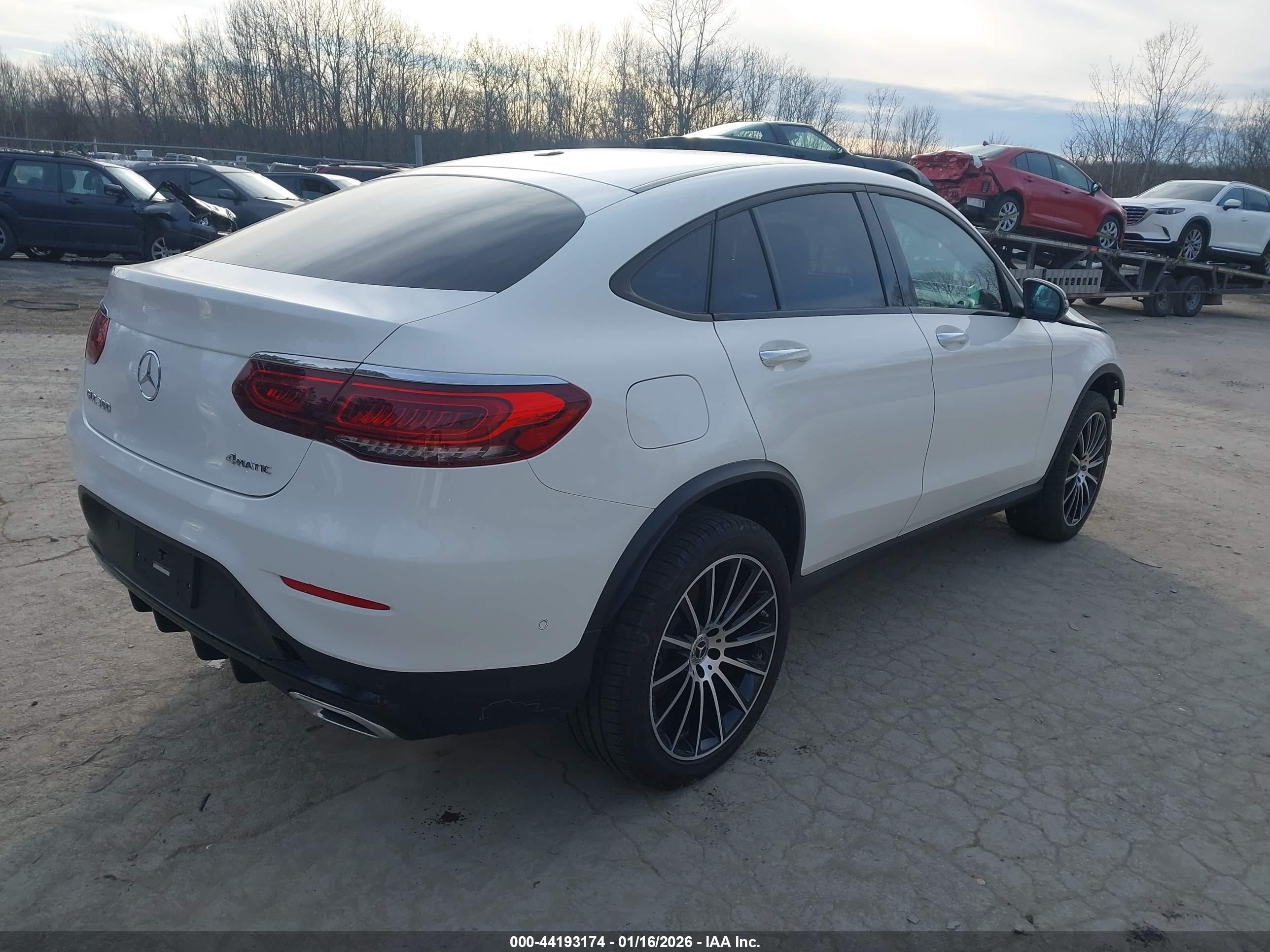 MERCEDES-BENZ GLC image 4