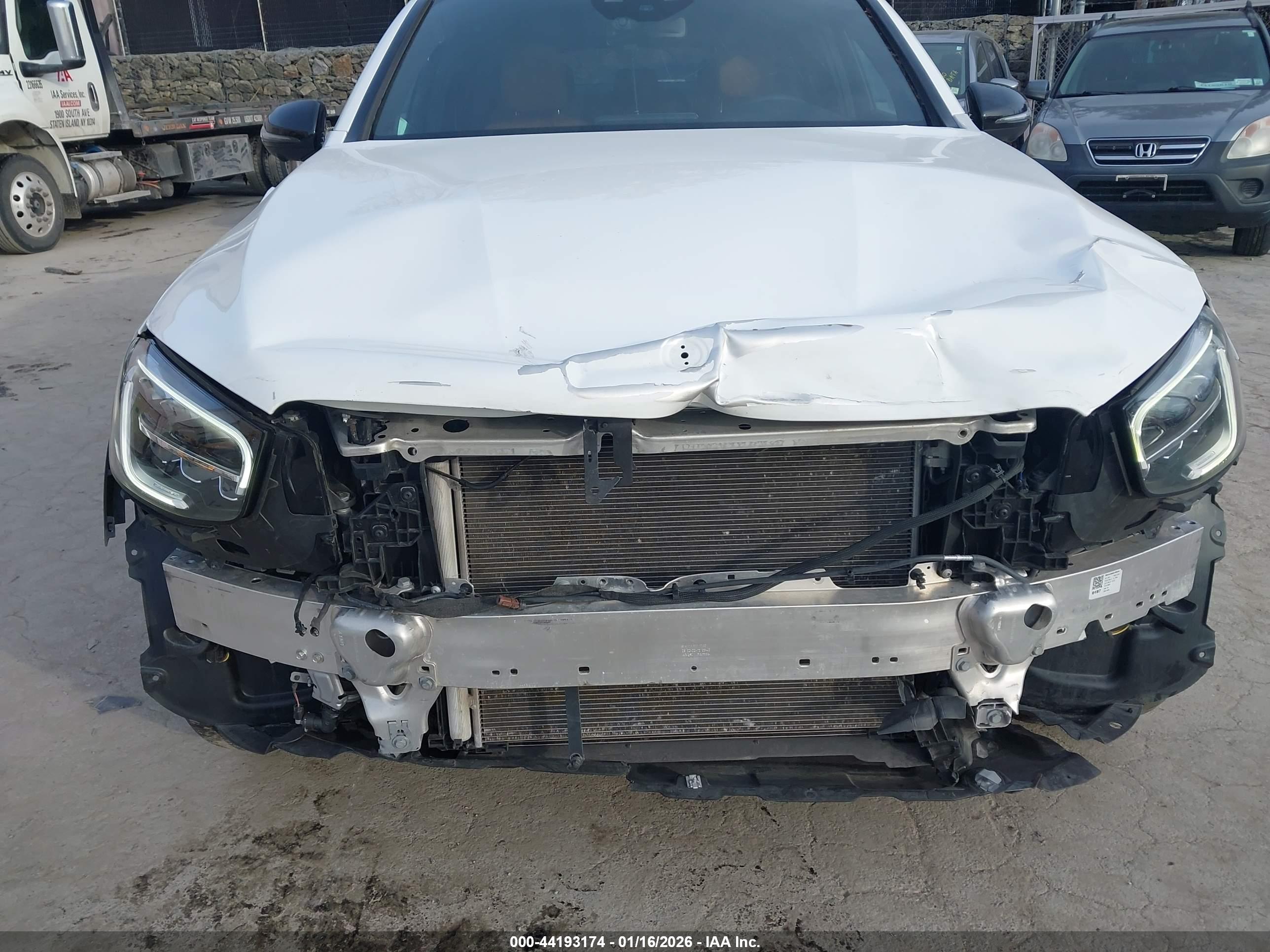 MERCEDES-BENZ GLC image 6
