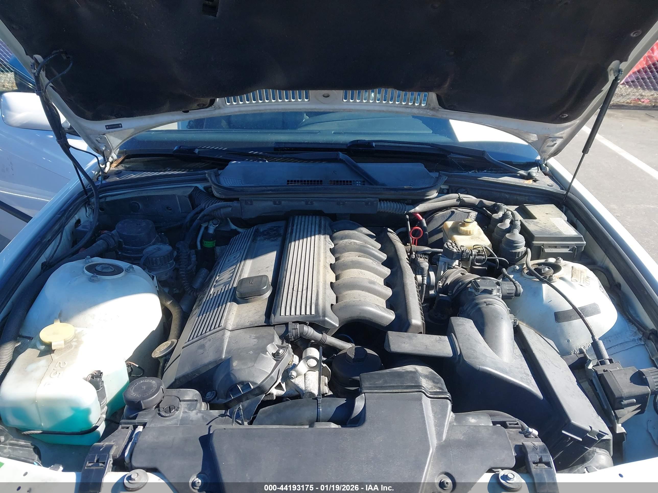 BMW 323IC image 10