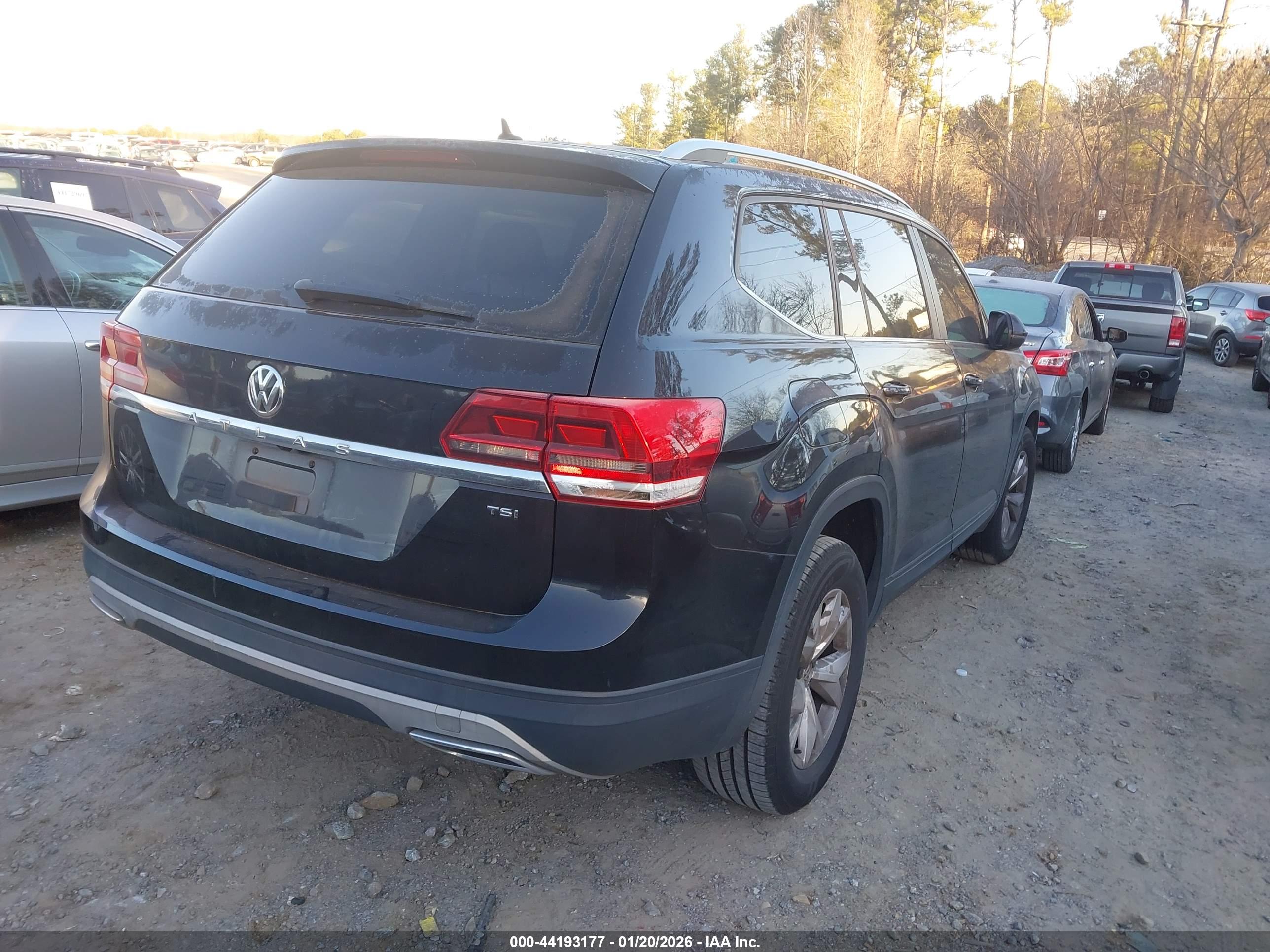 VOLKSWAGEN ATLAS image 4