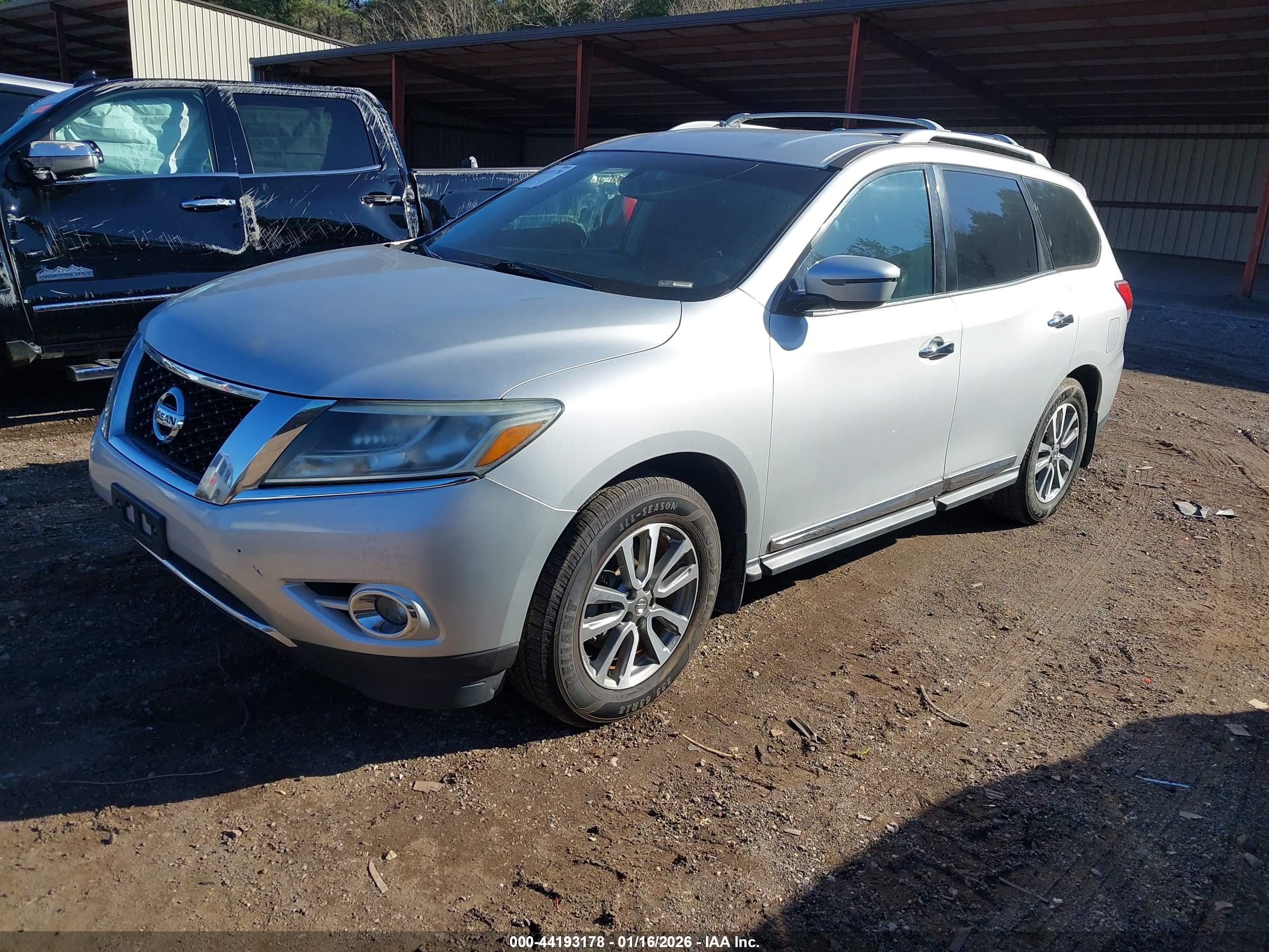 NISSAN PATHFINDER image 2