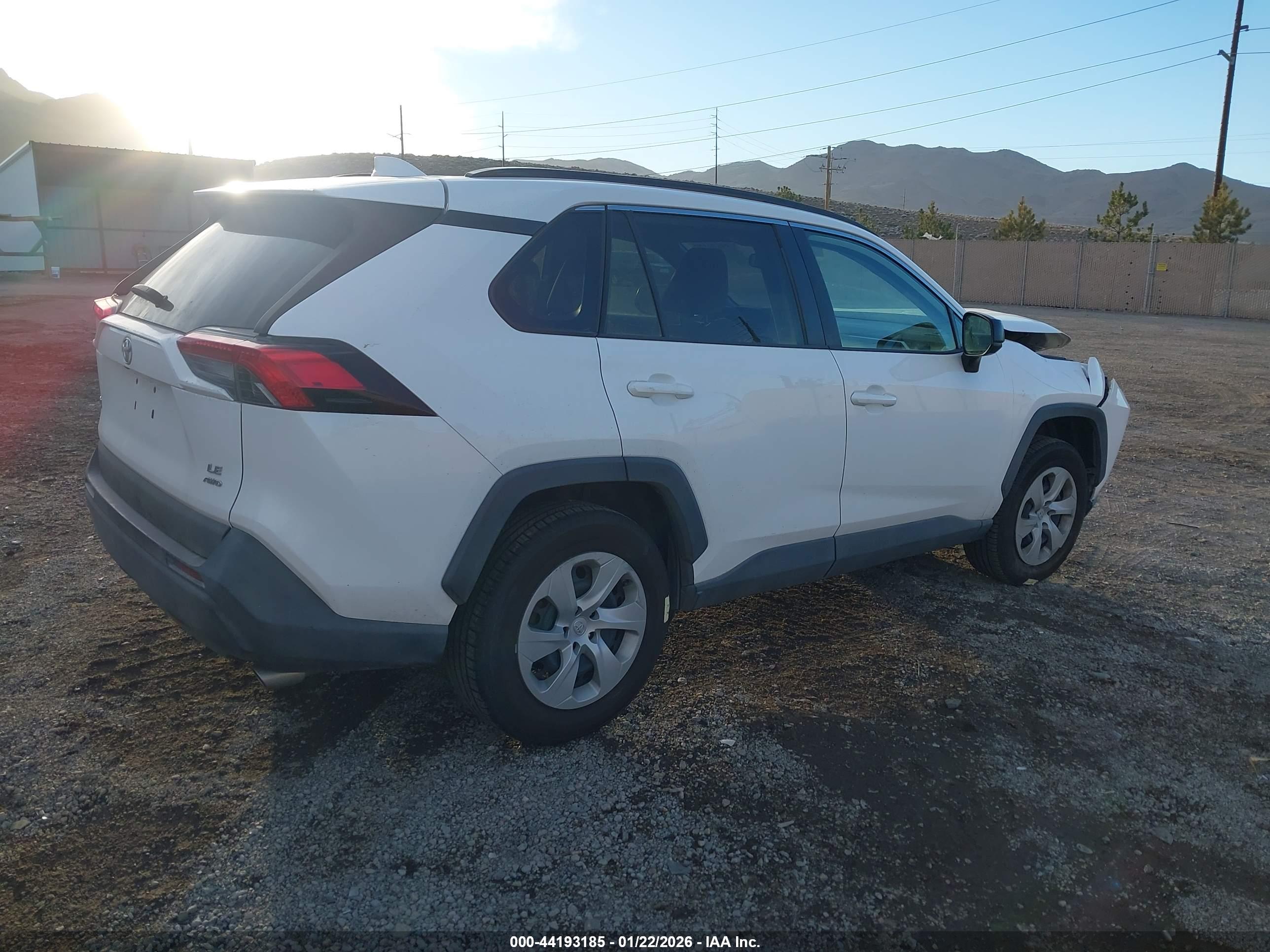TOYOTA RAV4 image 4