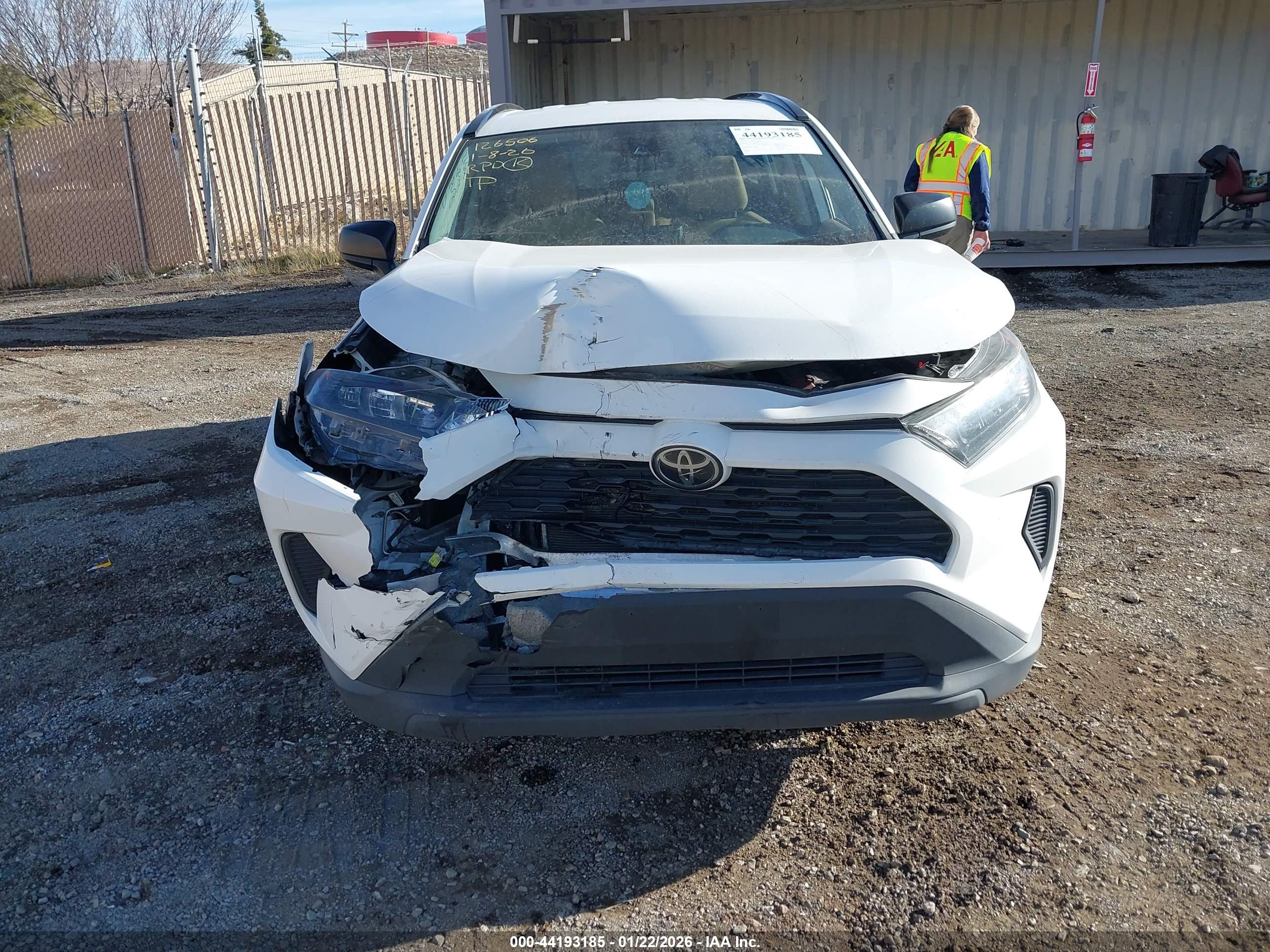 TOYOTA RAV4 image 6