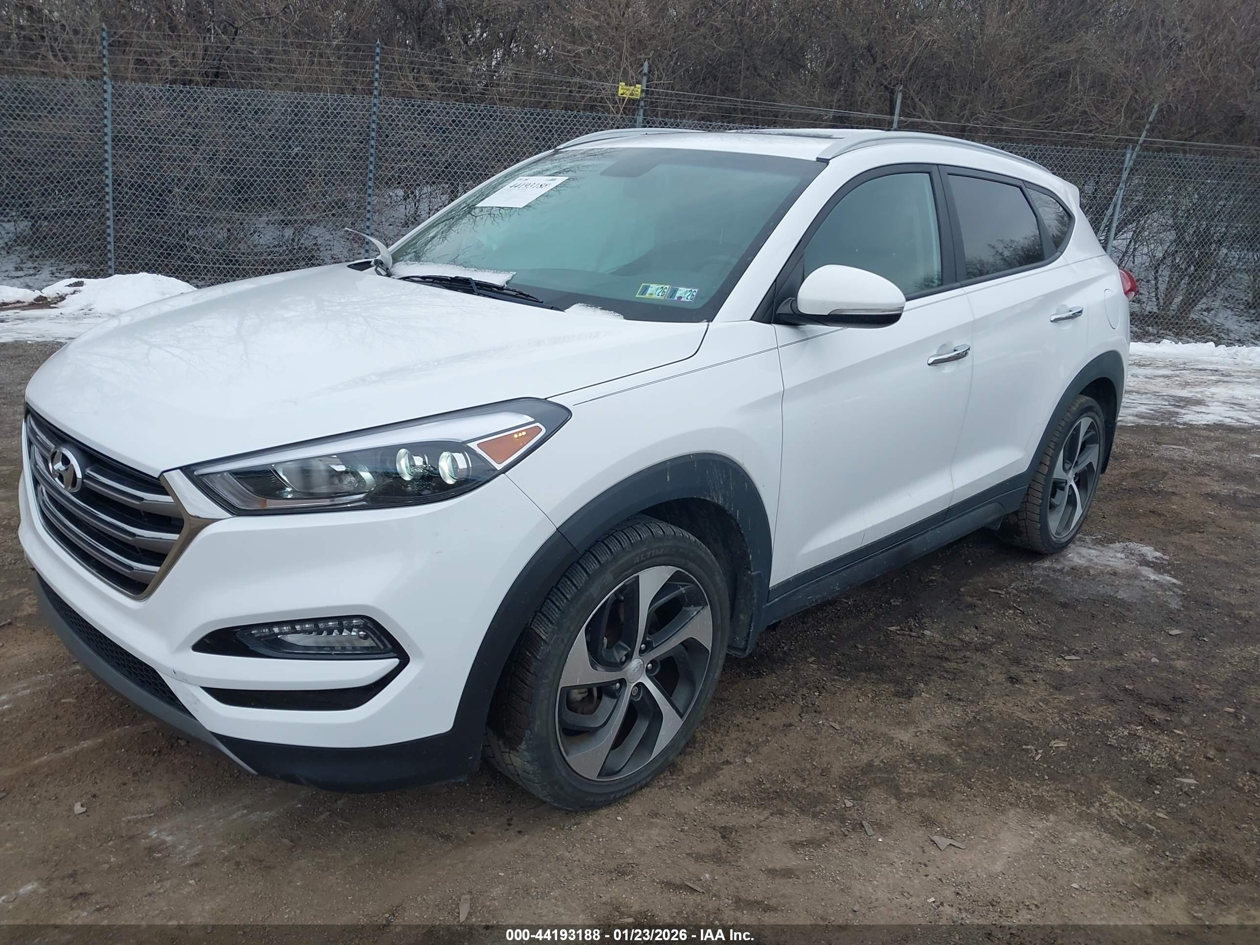 HYUNDAI TUCSON image 2