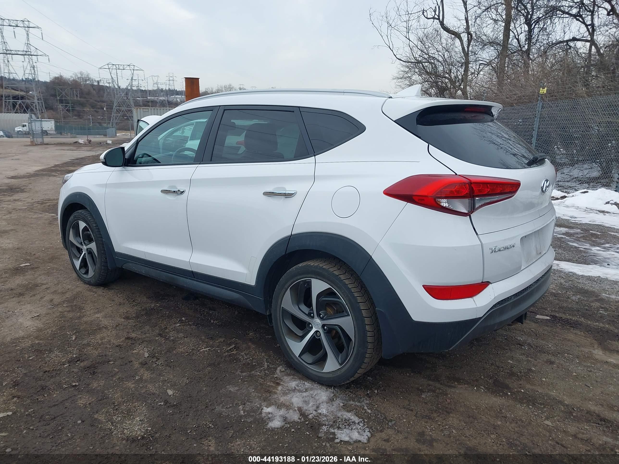 HYUNDAI TUCSON image 3