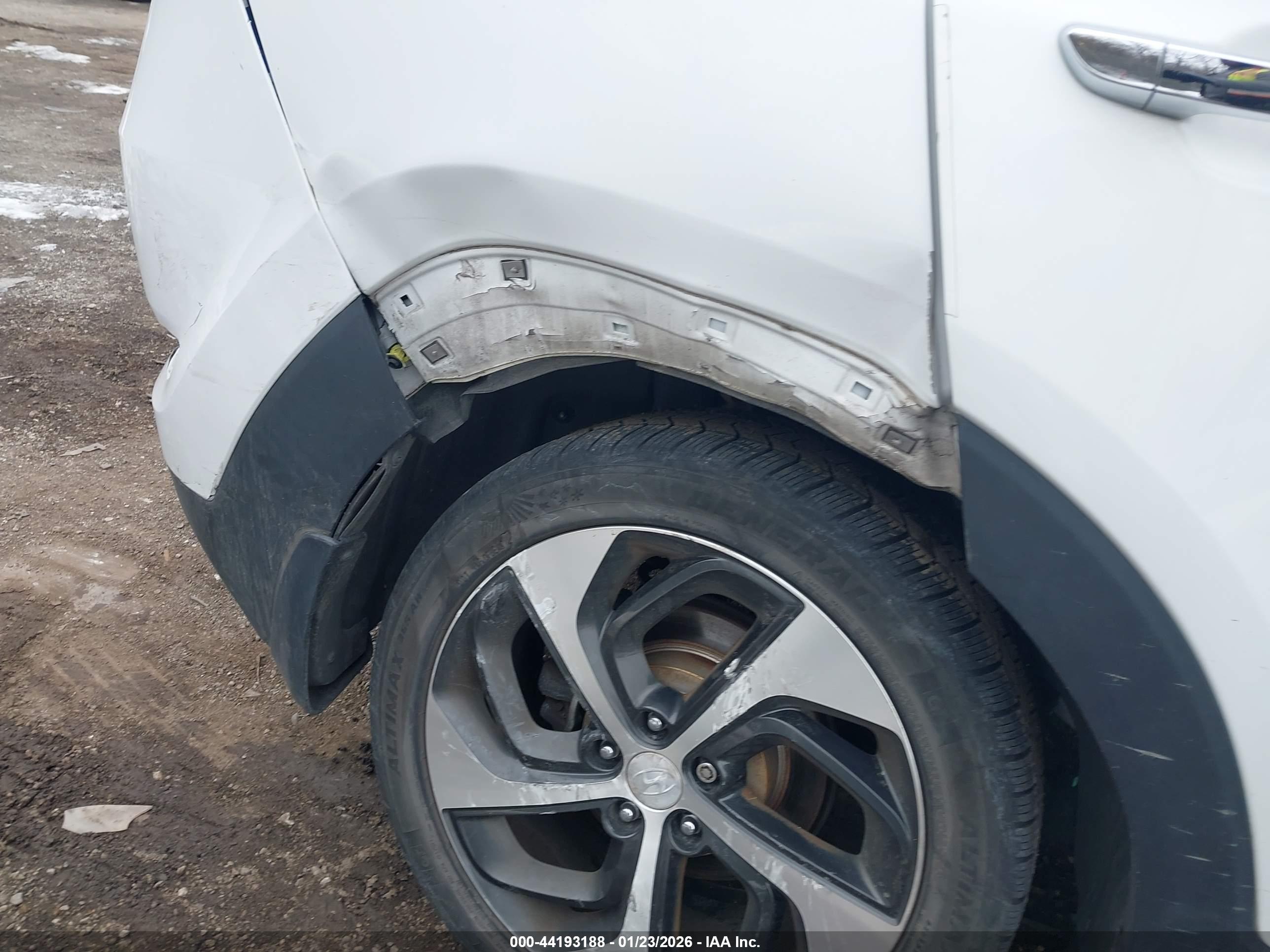 HYUNDAI TUCSON image 6