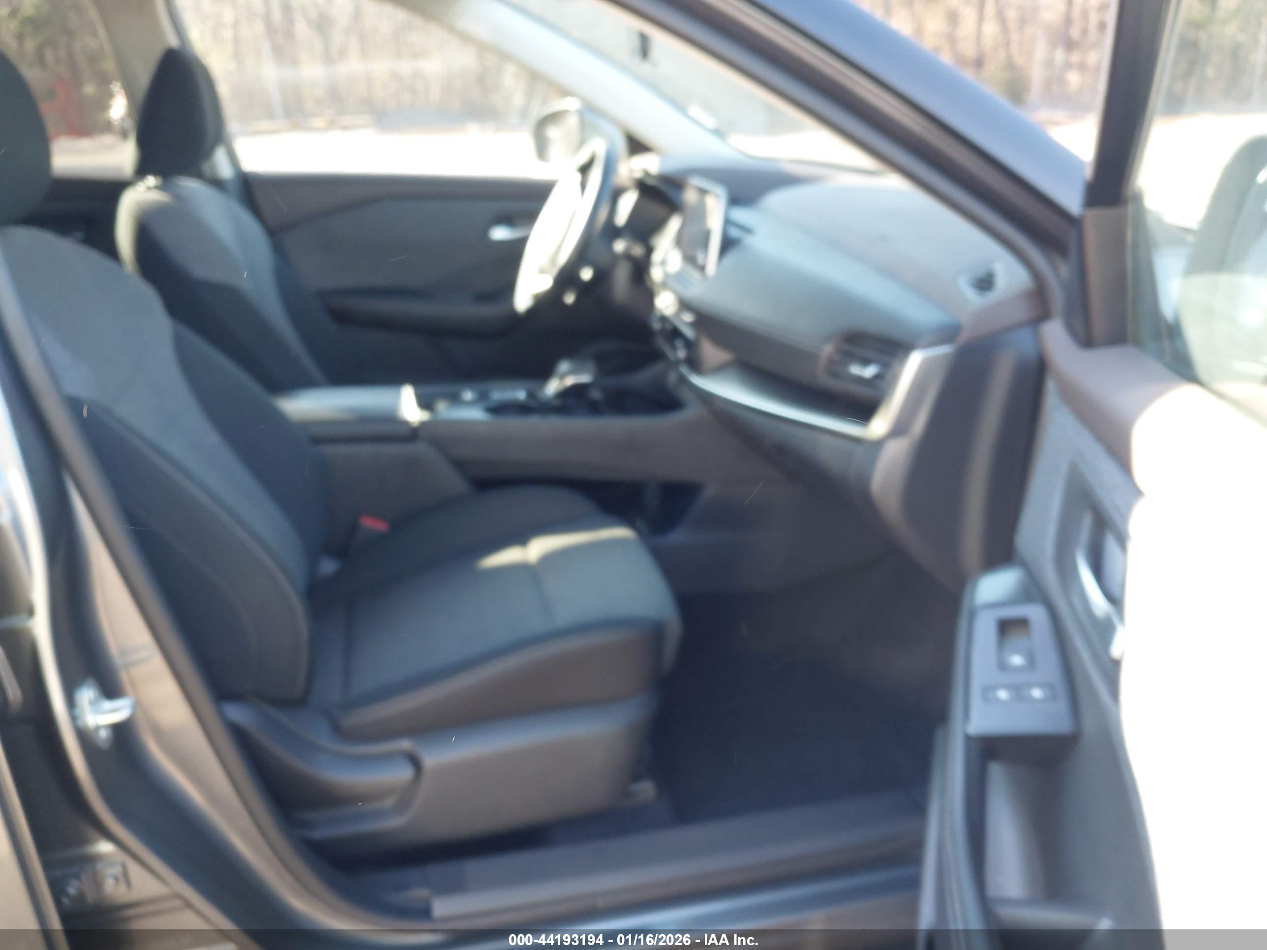 NISSAN ROGUE image 5