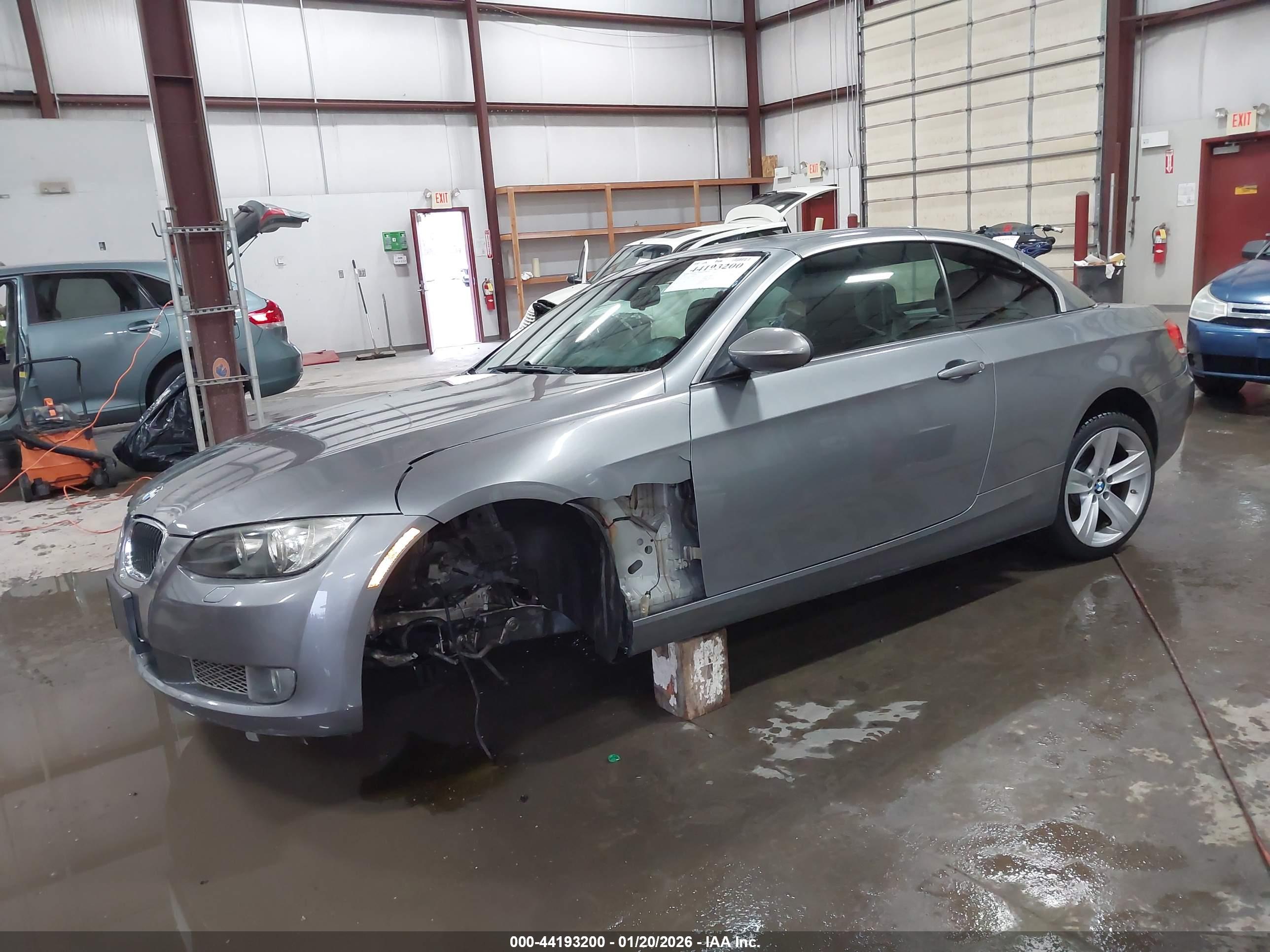 BMW 335I image 2