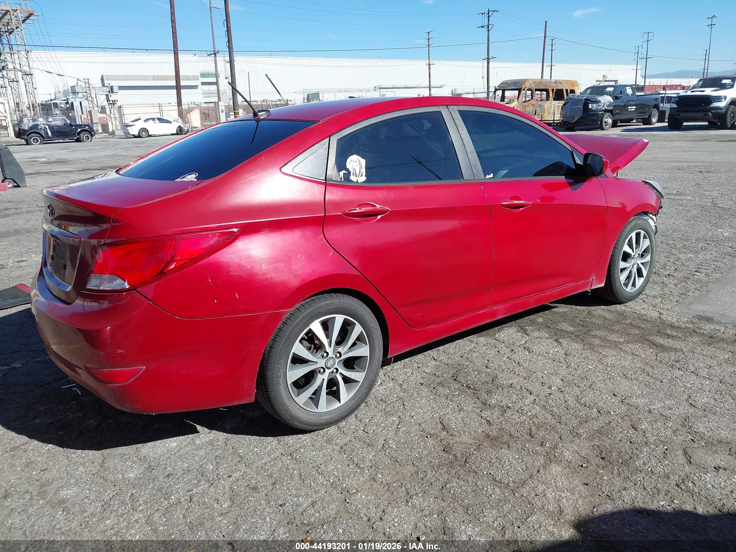 HYUNDAI ACCENT image 4