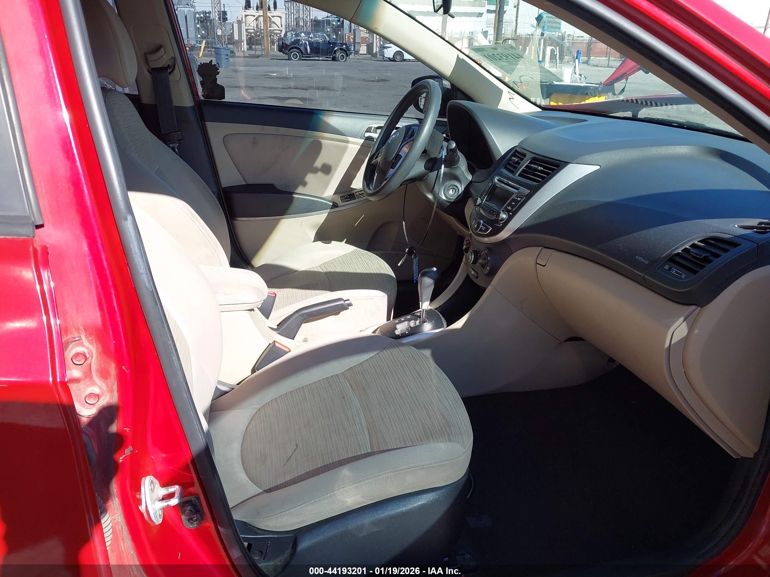 HYUNDAI ACCENT image 5
