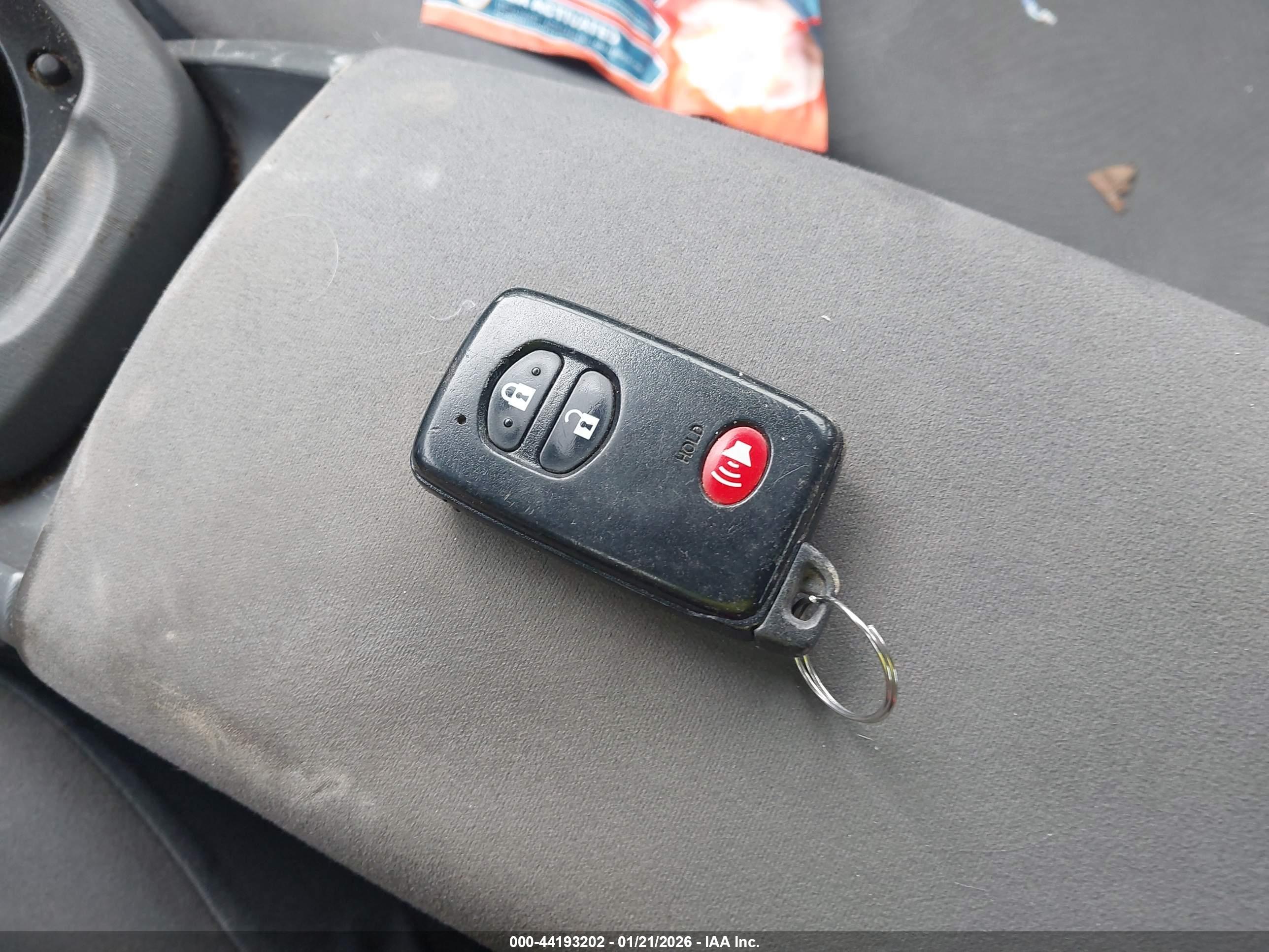 TOYOTA PRIUS image 11