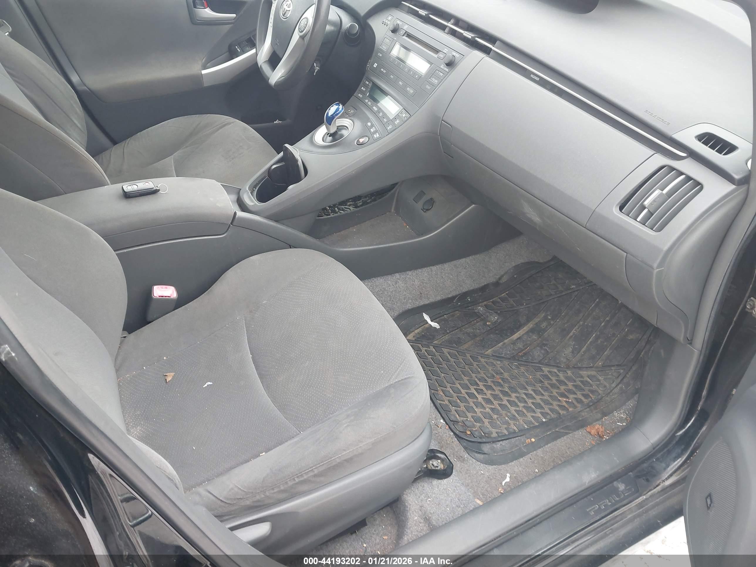 TOYOTA PRIUS image 5