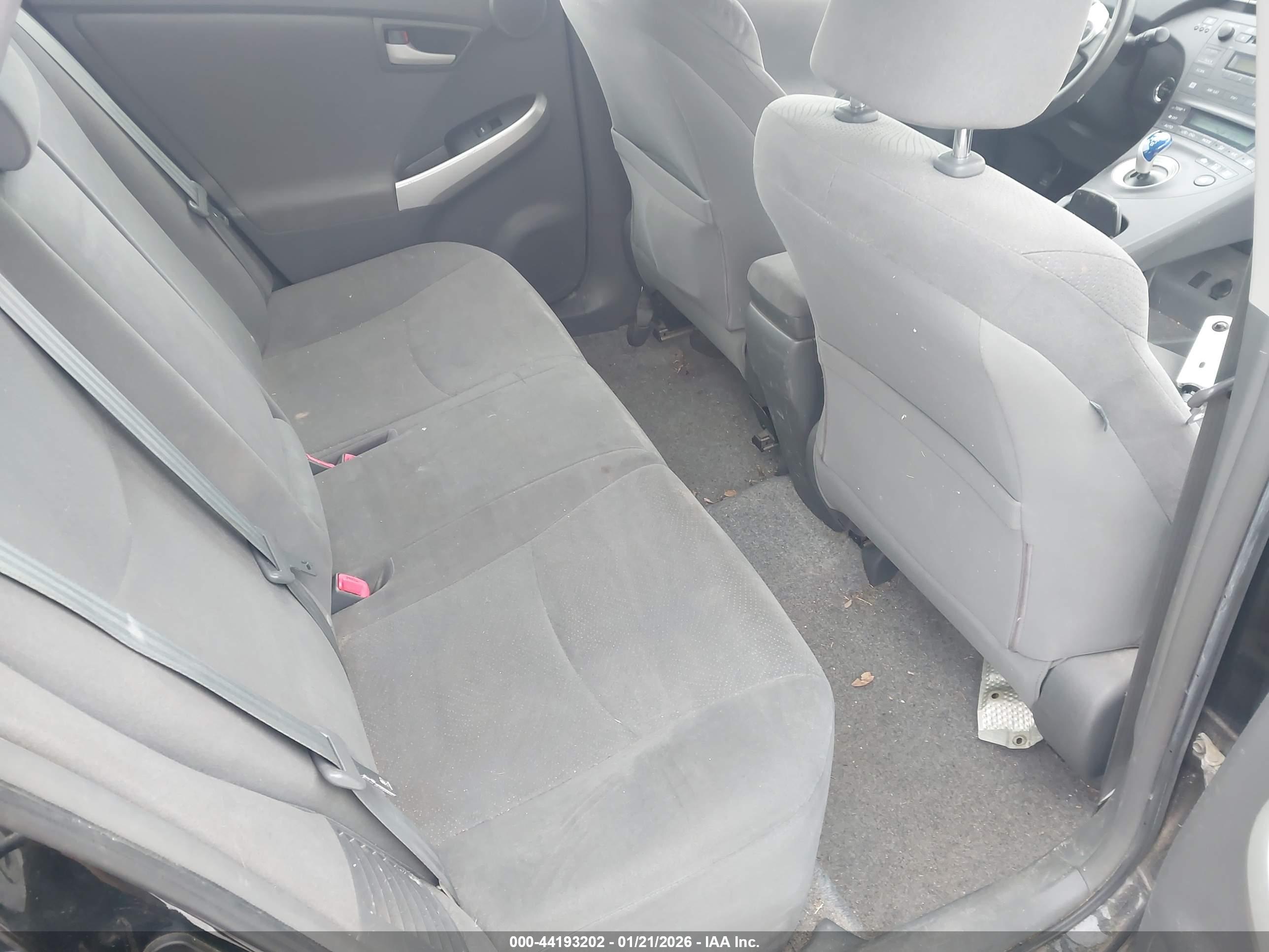 TOYOTA PRIUS image 8