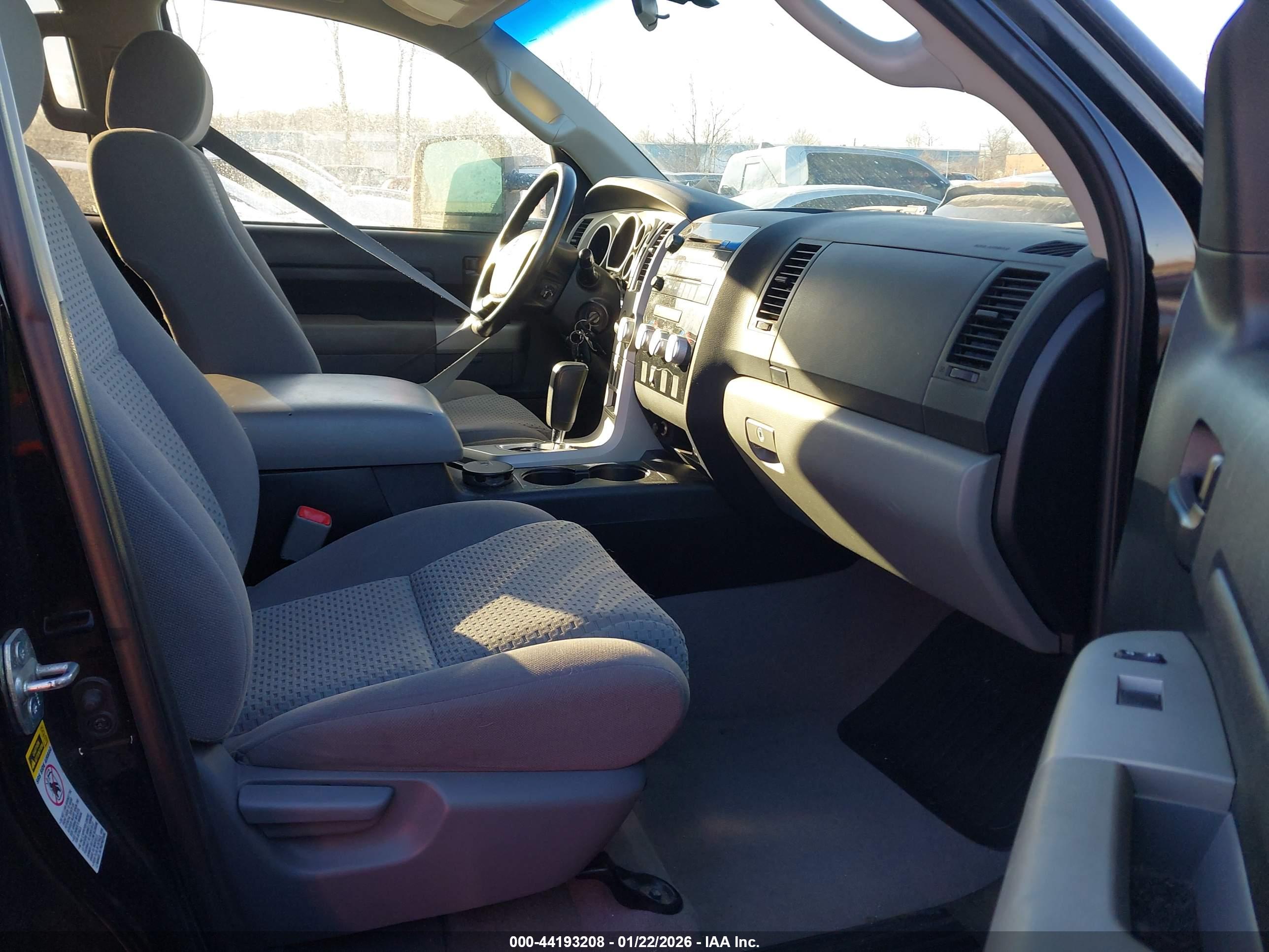 TOYOTA TUNDRA image 5