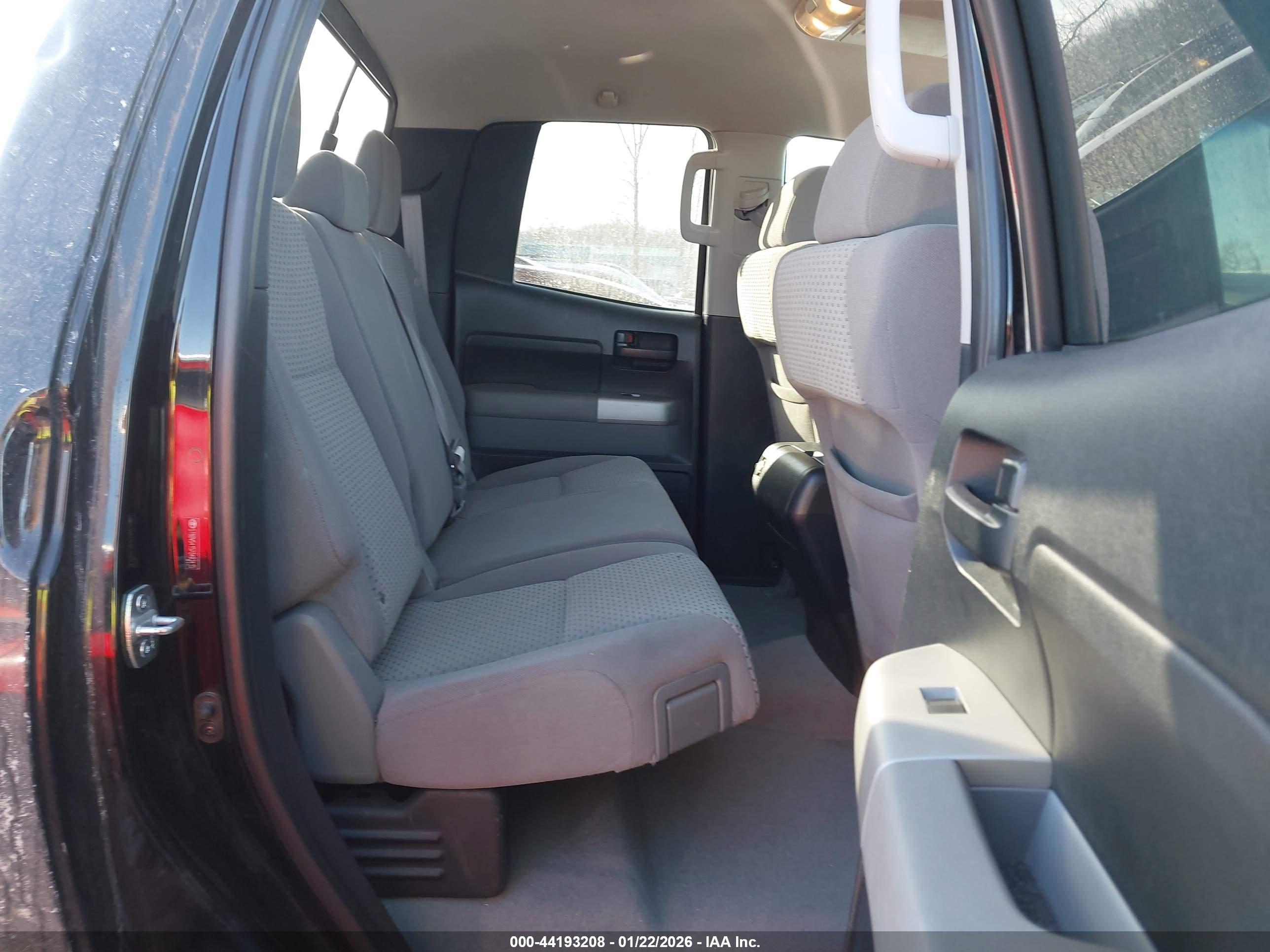 TOYOTA TUNDRA image 8