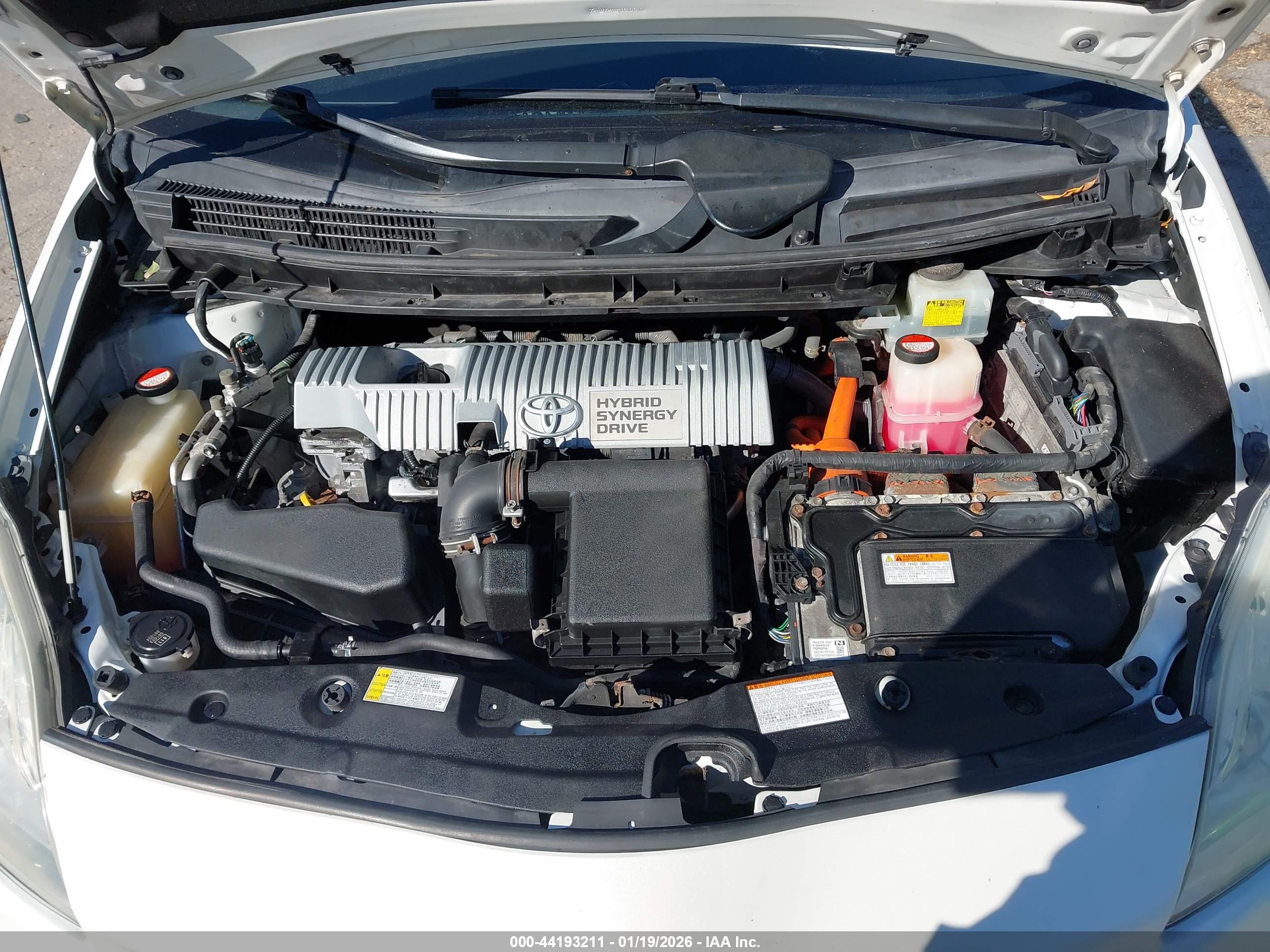TOYOTA PRIUS image 10