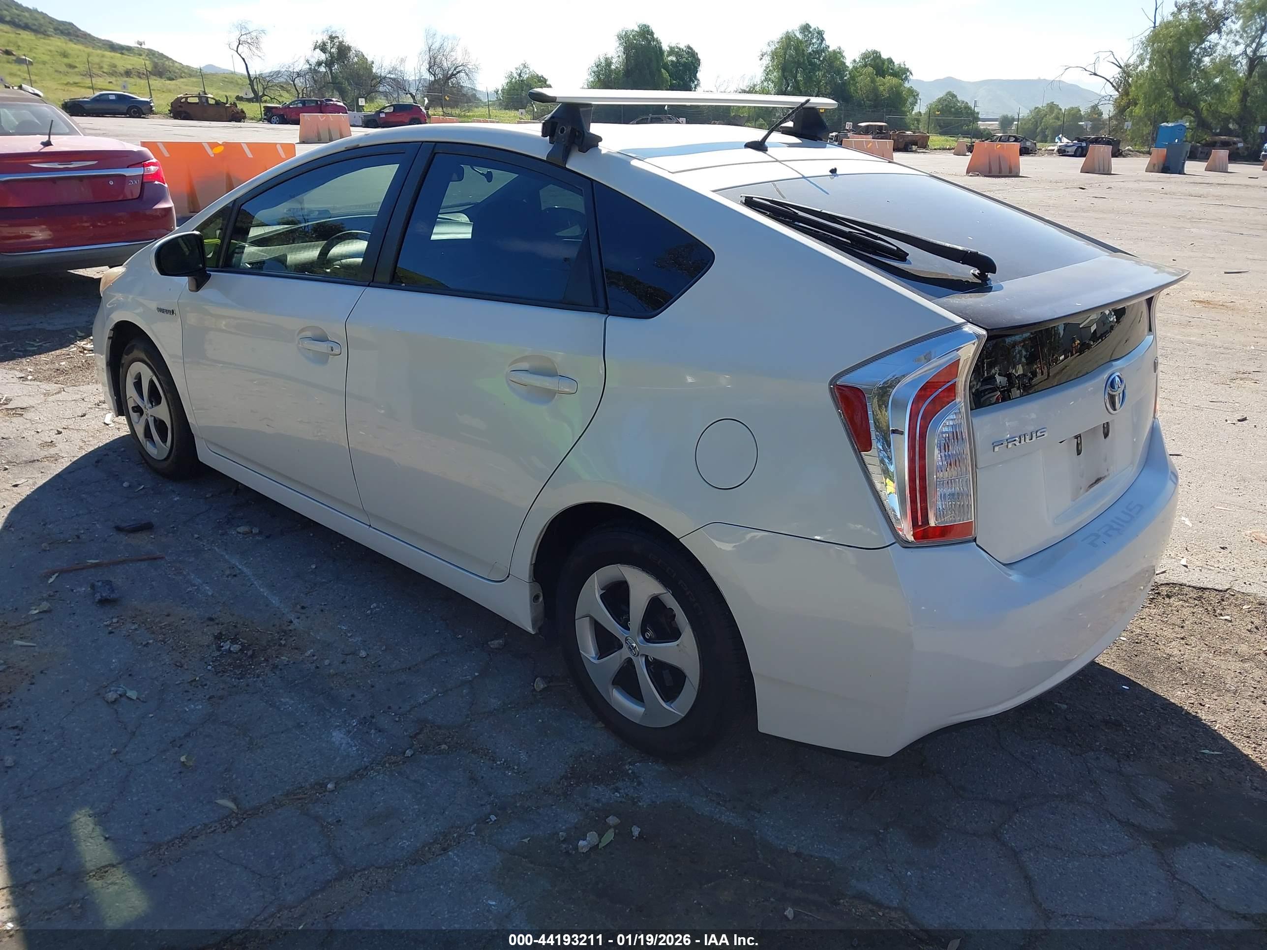 TOYOTA PRIUS image 3