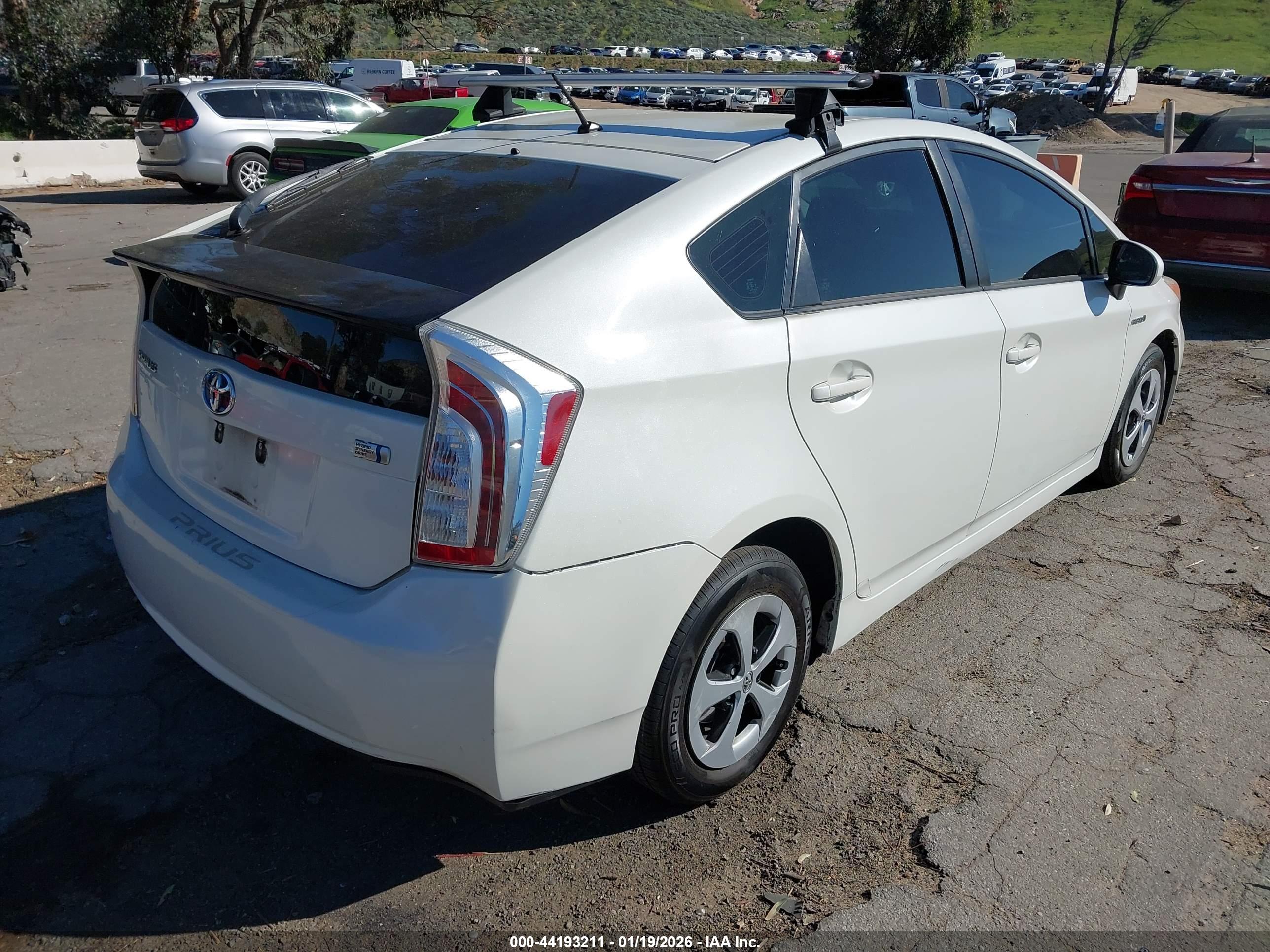 TOYOTA PRIUS image 4