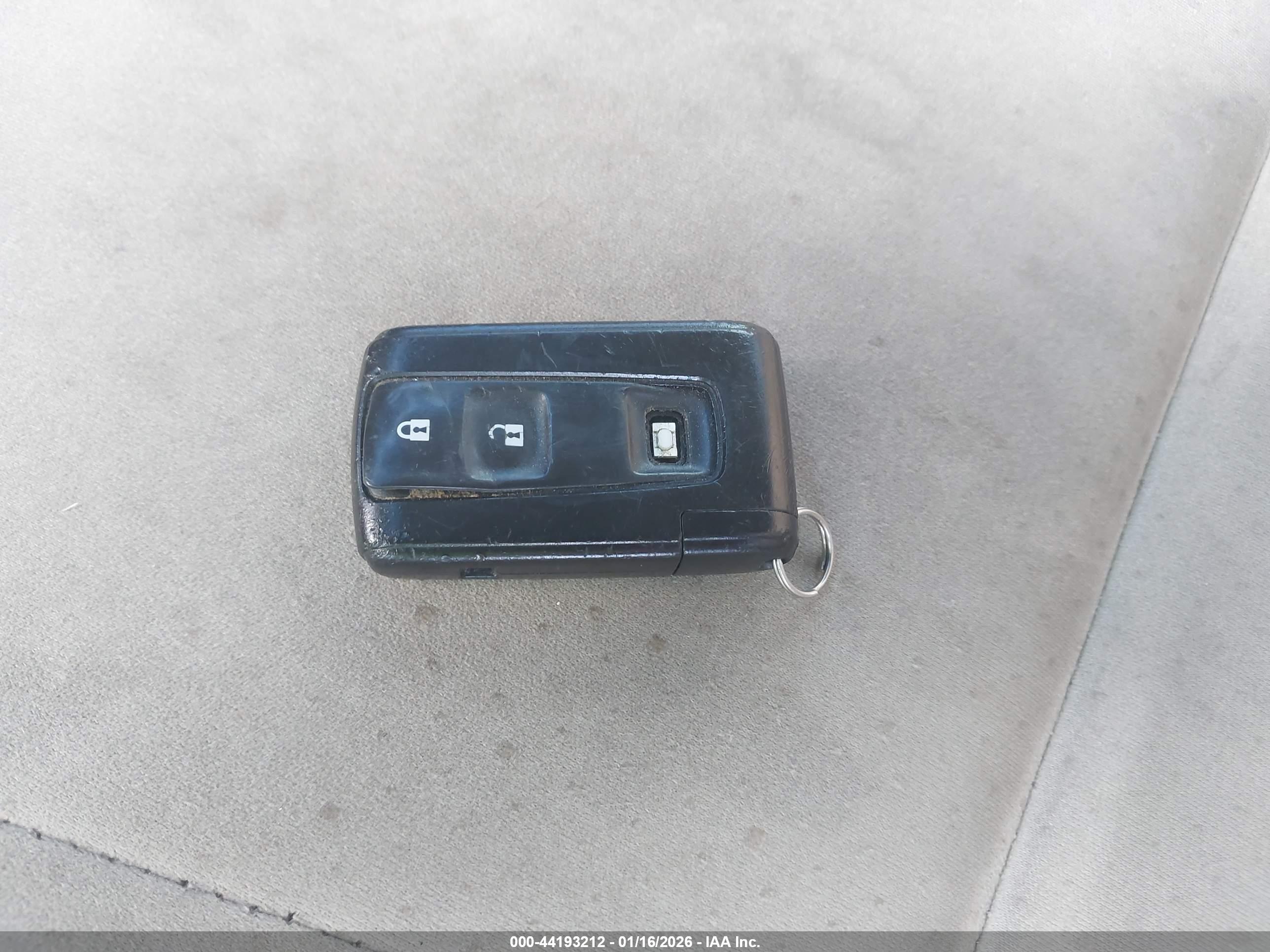 TOYOTA PRIUS image 11