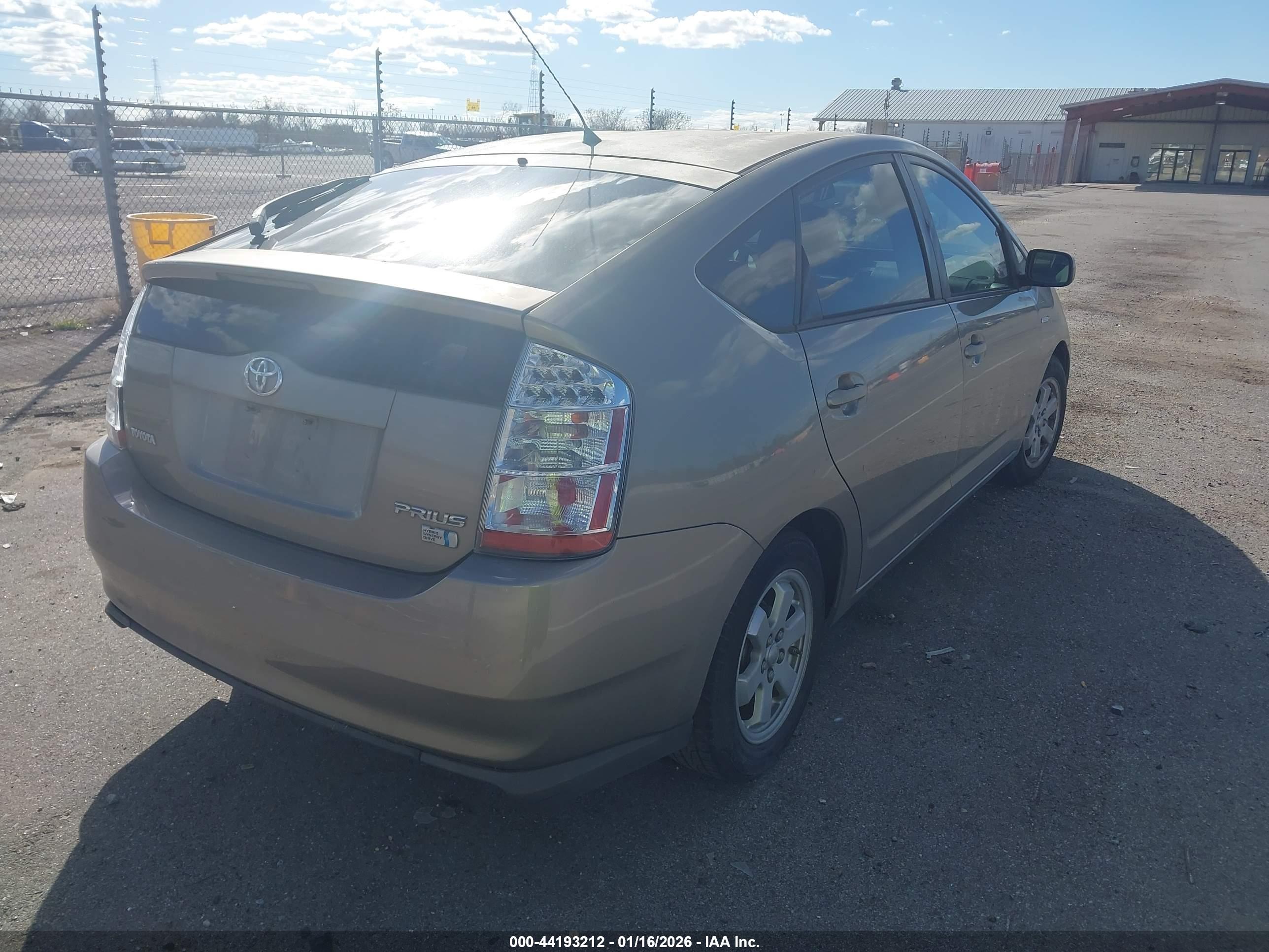 TOYOTA PRIUS image 4