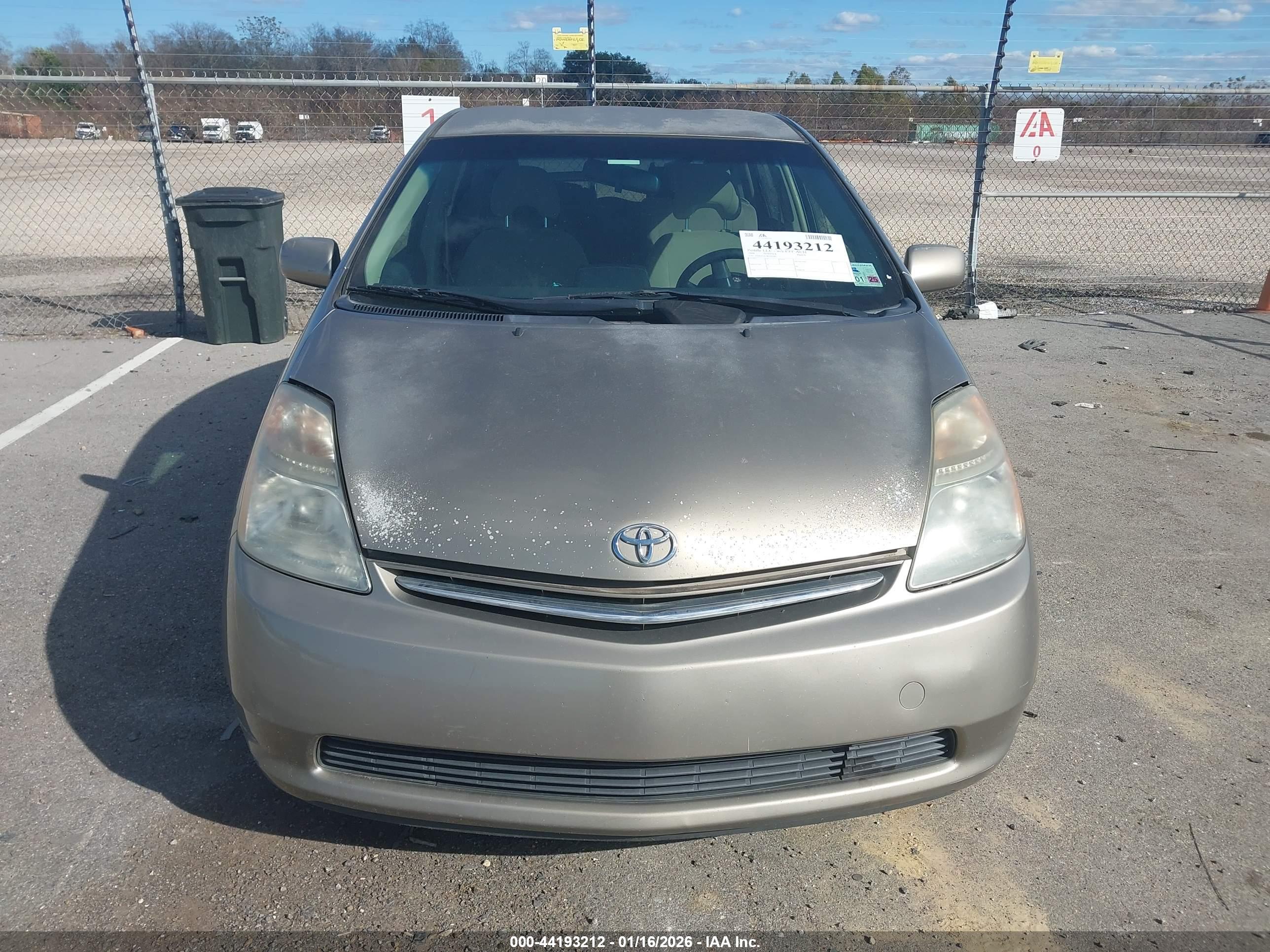 TOYOTA PRIUS image 6