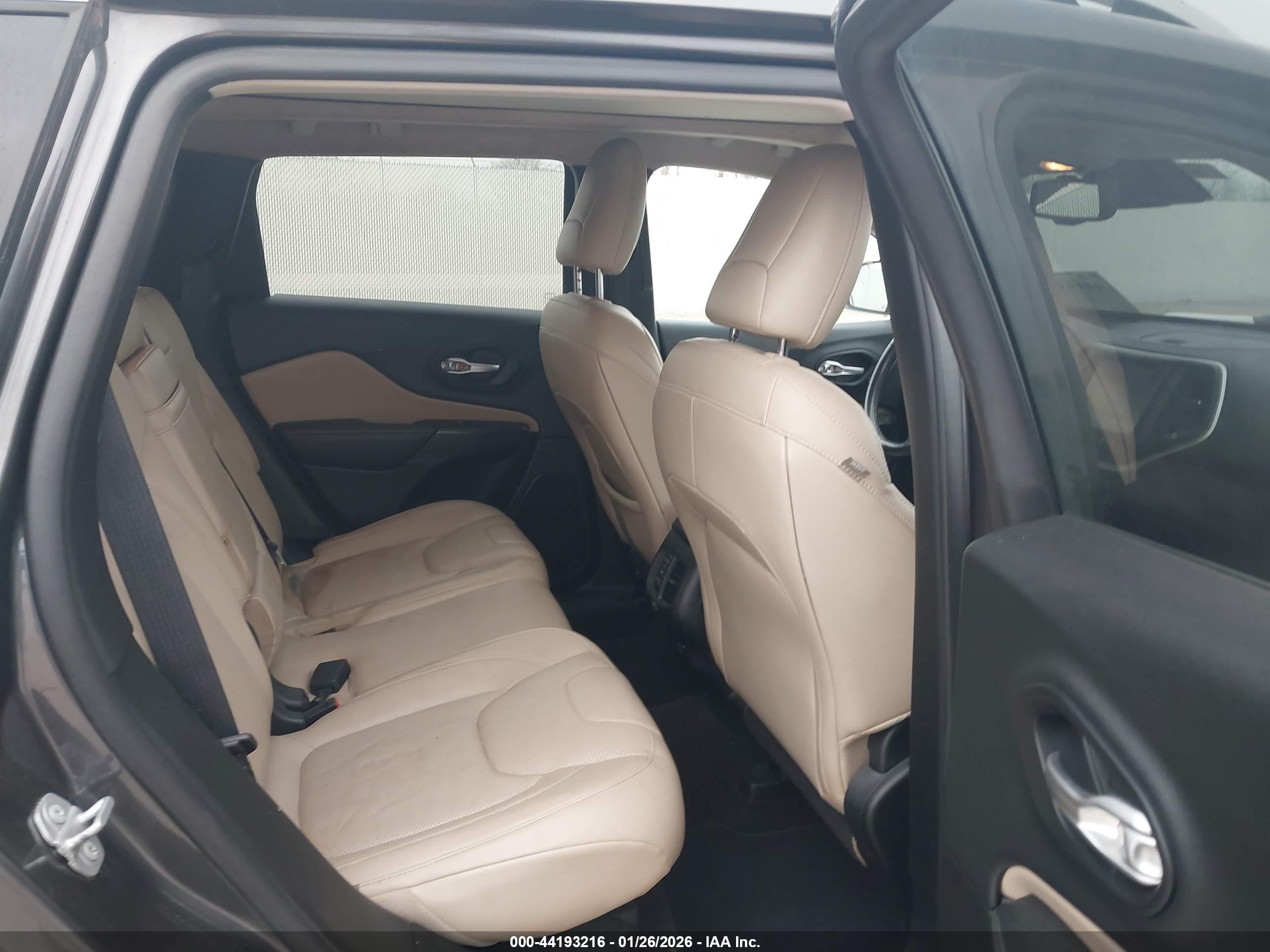 JEEP CHEROKEE image 8