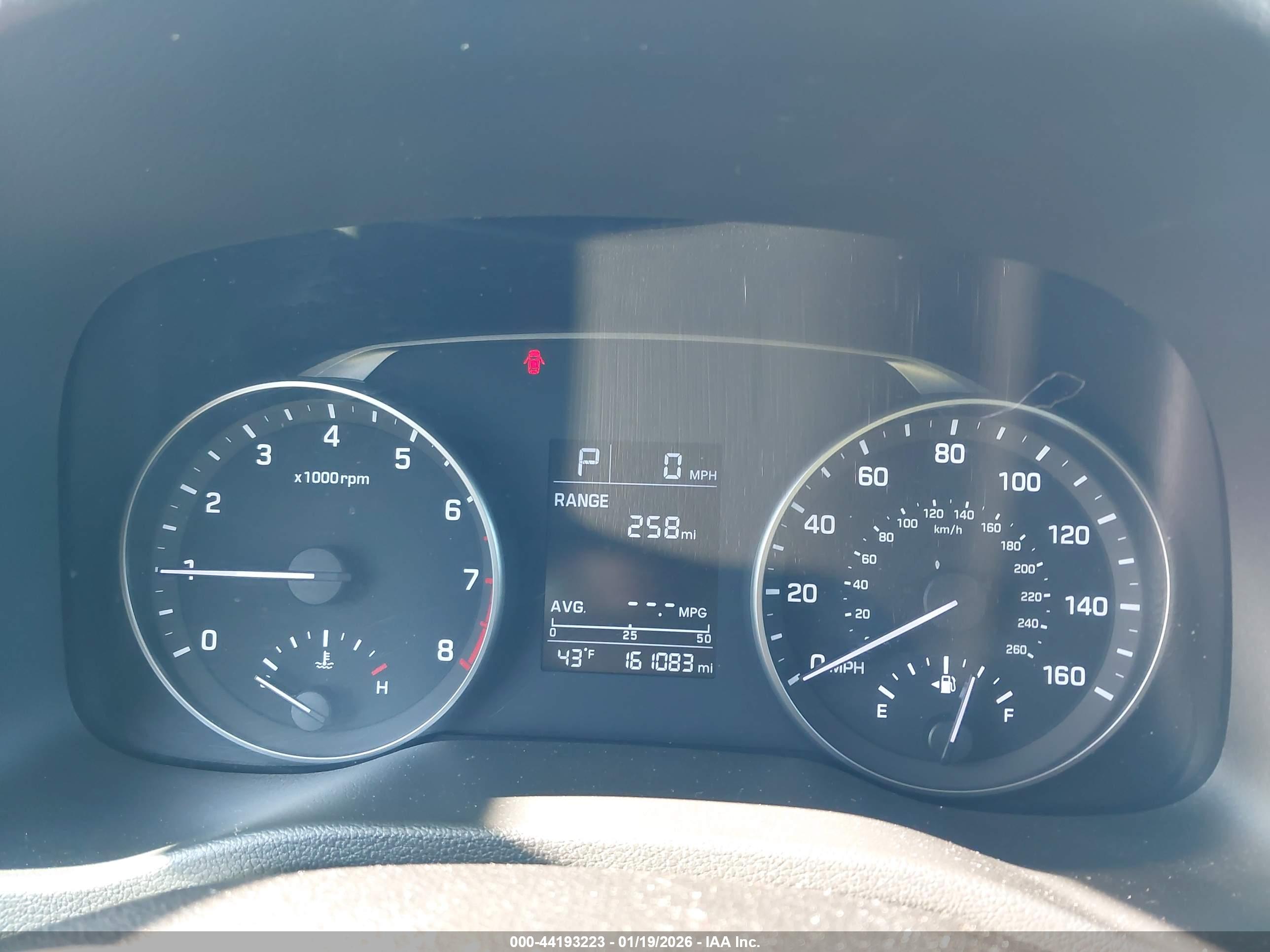HYUNDAI ELANTRA image 7